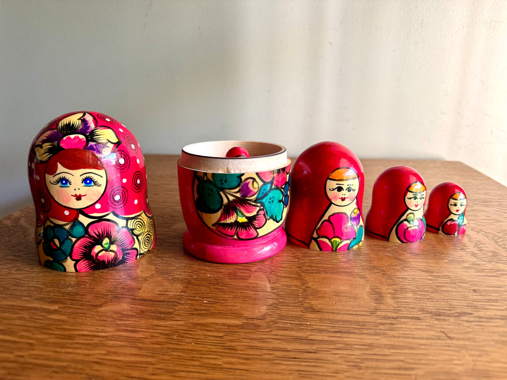 Vintage 7" Russian Nesting Dolls Matryoshka 5 Piece ~ Hand Painted Matryosha Dolls