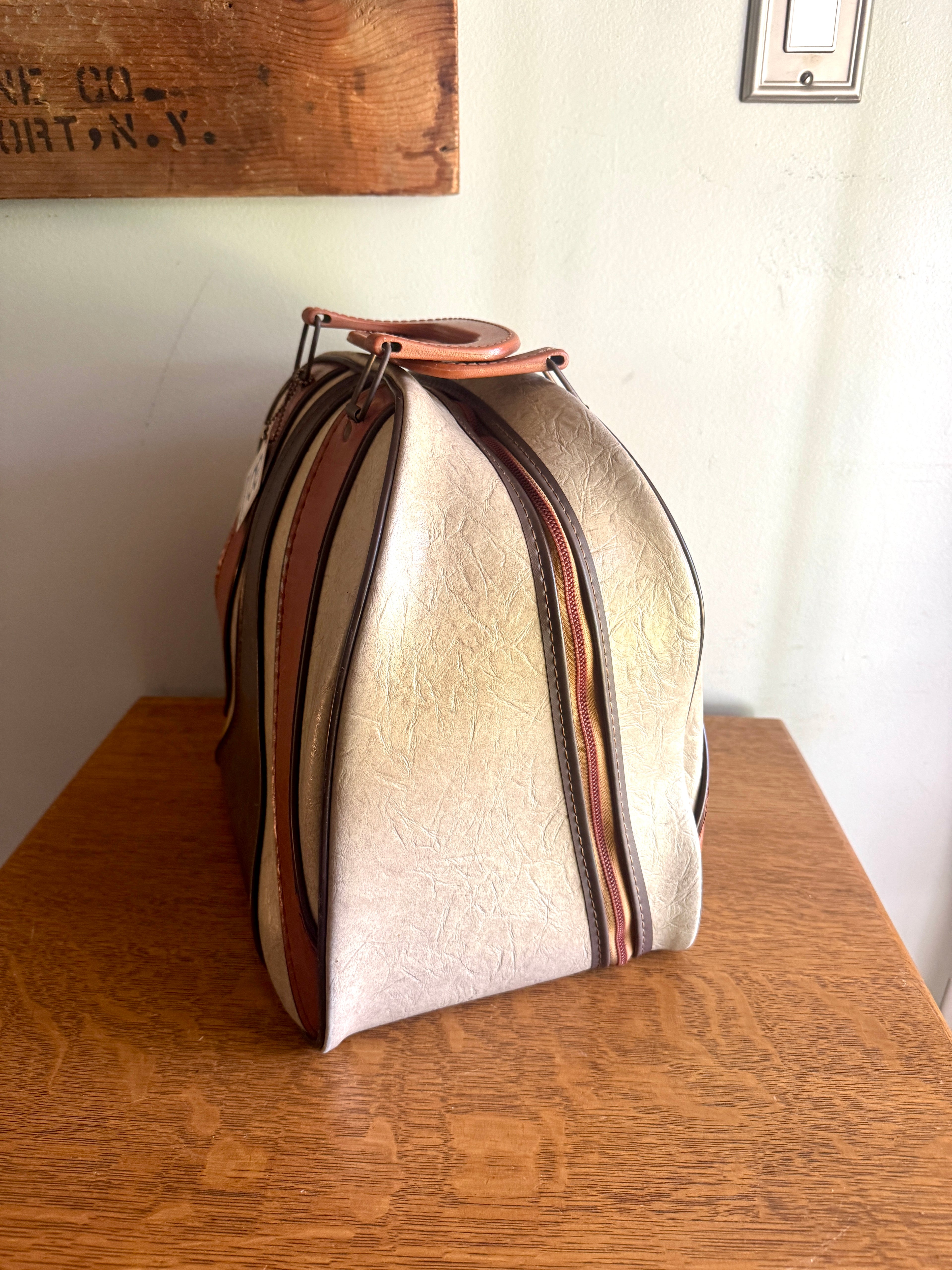 Vintage Brunswick Wind Jammer Bowling Ball Bag ~ Two Tone Brown Vinyl Bag