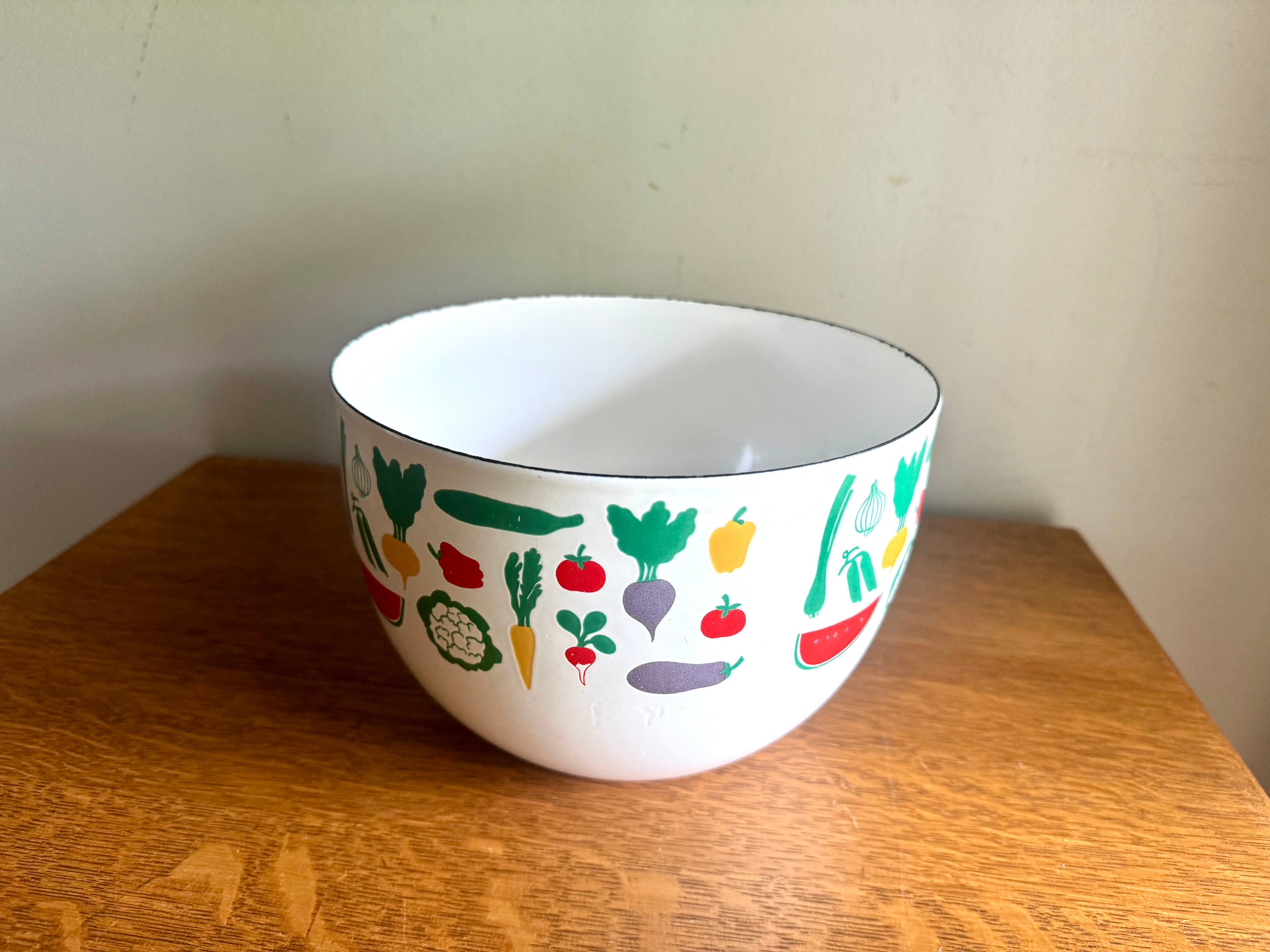 Vintage Finel Bowl | Kaj Franck Finel Enamel Bowl| Vintage Vegetable Enamel Bowl | Made In Finland| Final Arabia White Enamel Vegetable Bowl
