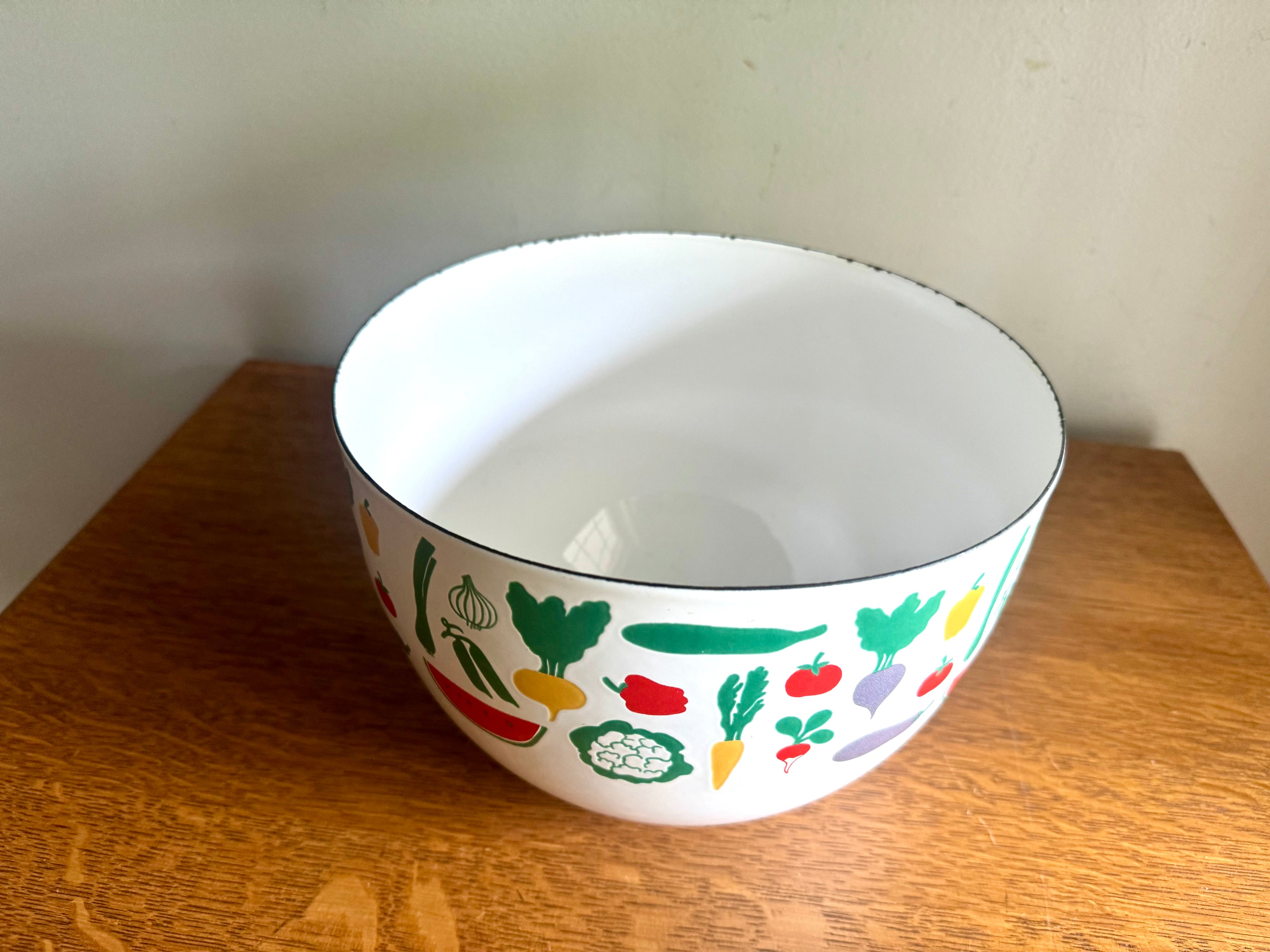 Vintage Finel Bowl | Kaj Franck Finel Enamel Bowl| Vintage Vegetable Enamel Bowl | Made In Finland| Final Arabia White Enamel Vegetable Bowl