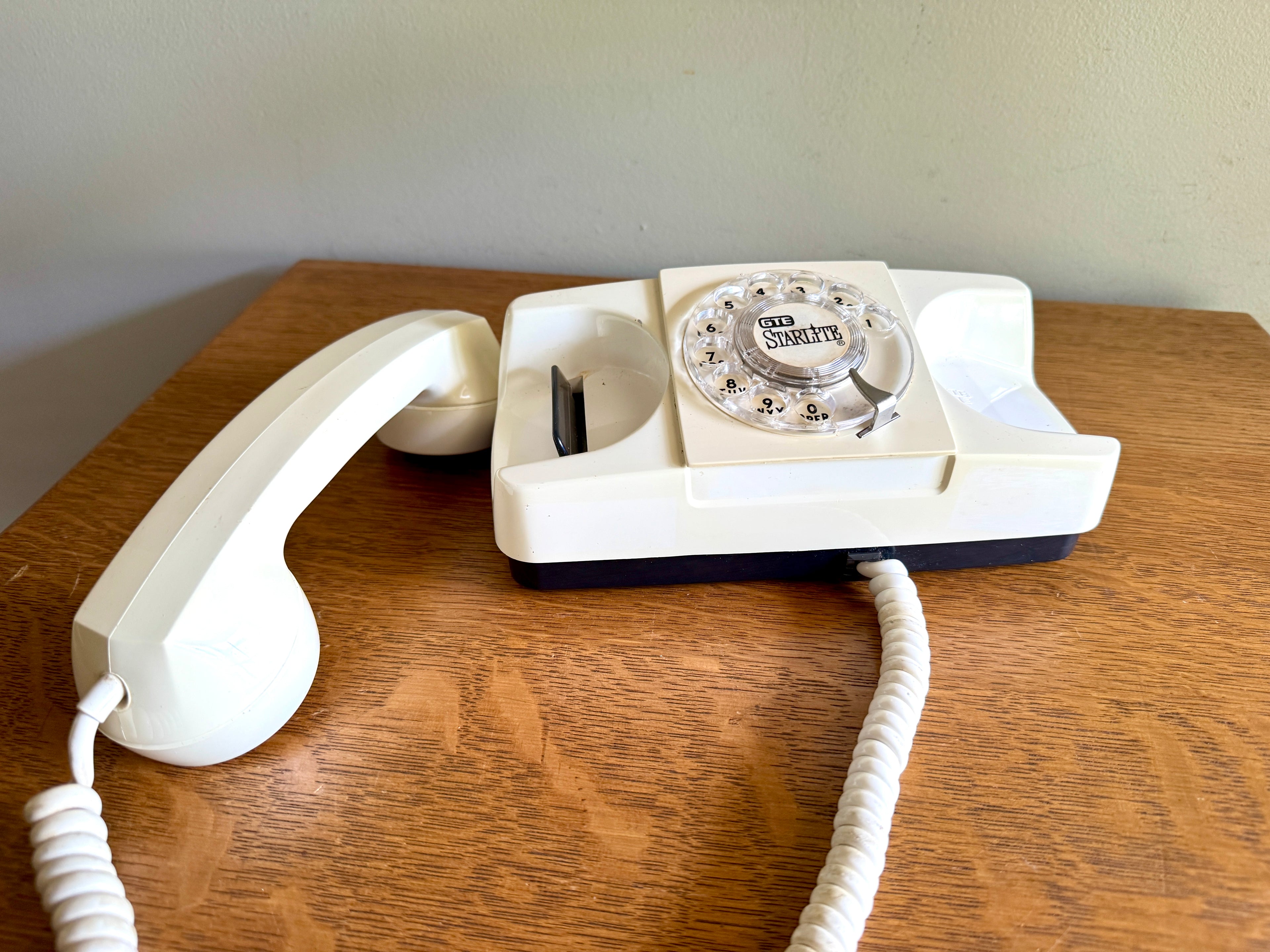 Vintage GTE Starlite Rotary Dial White Telephone ~ 60's White Princess Rotary Monophone