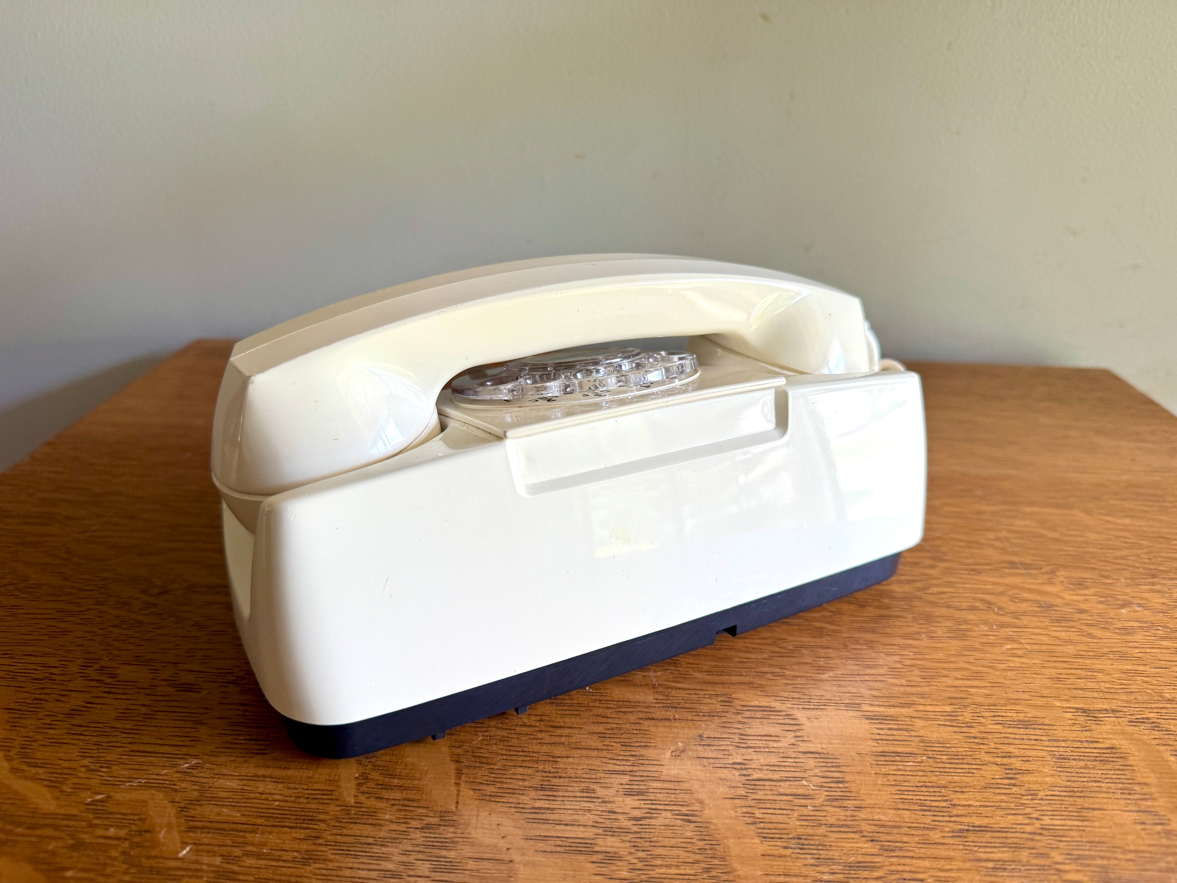 Vintage GTE Starlite Rotary Dial White Telephone ~ 60's White Princess Rotary Monophone
