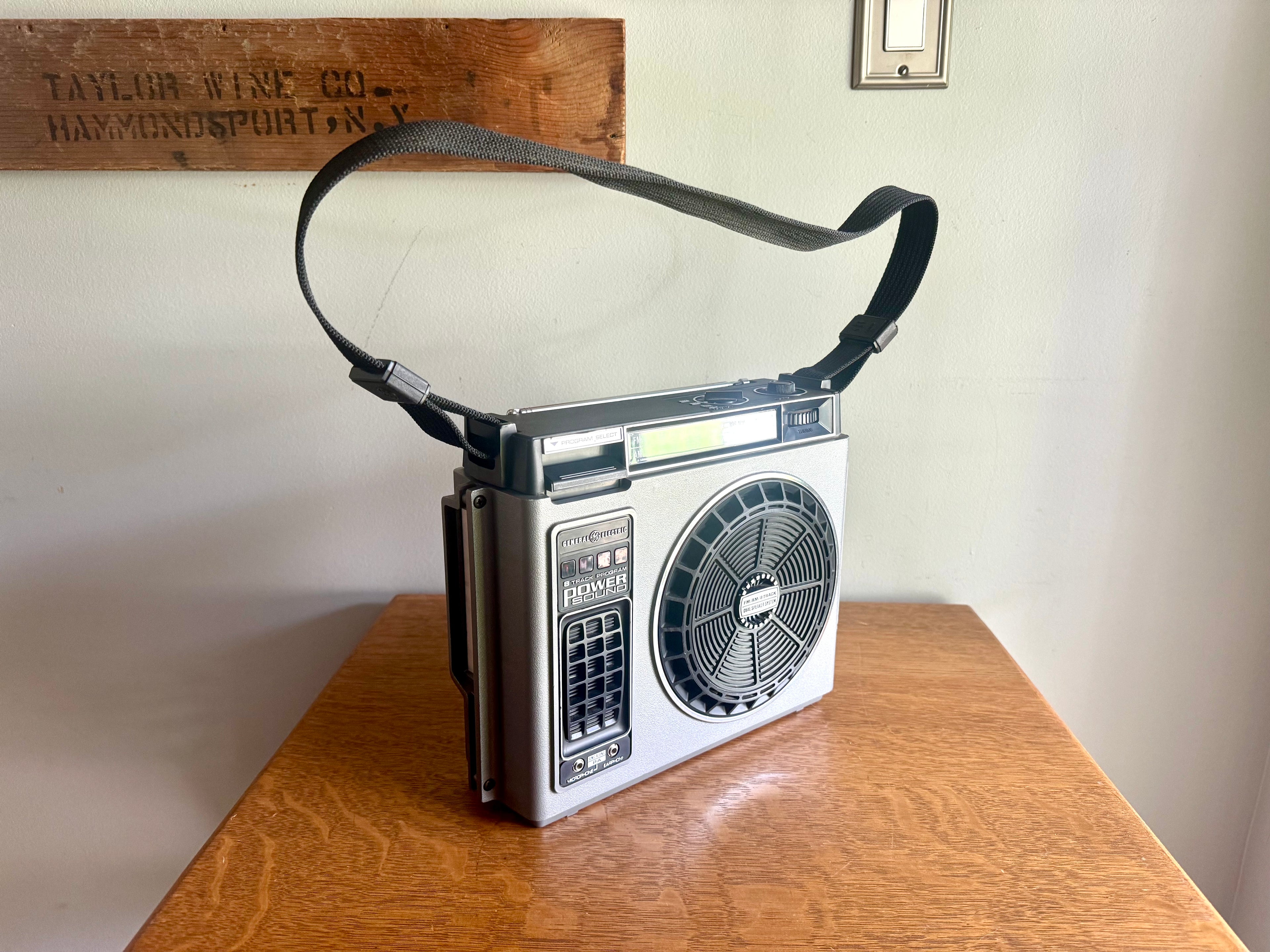 Vintage General Electric 8 Track Am/FM Portable Radio | GE 8 Track Program Power Sound Radio| GE Model 3-5510A Portable Radio