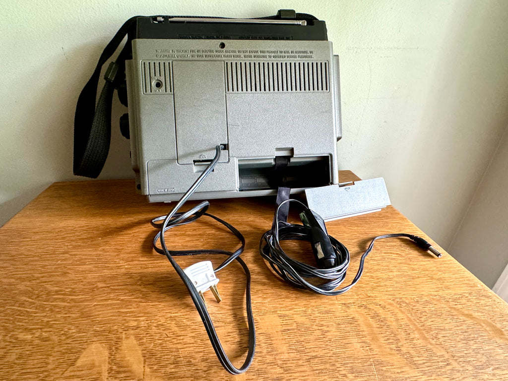 Vintage General Electric 8 Track Am/FM Portable Radio | GE 8 Track Program Power Sound Radio| GE Model 3-5510A Portable Radio