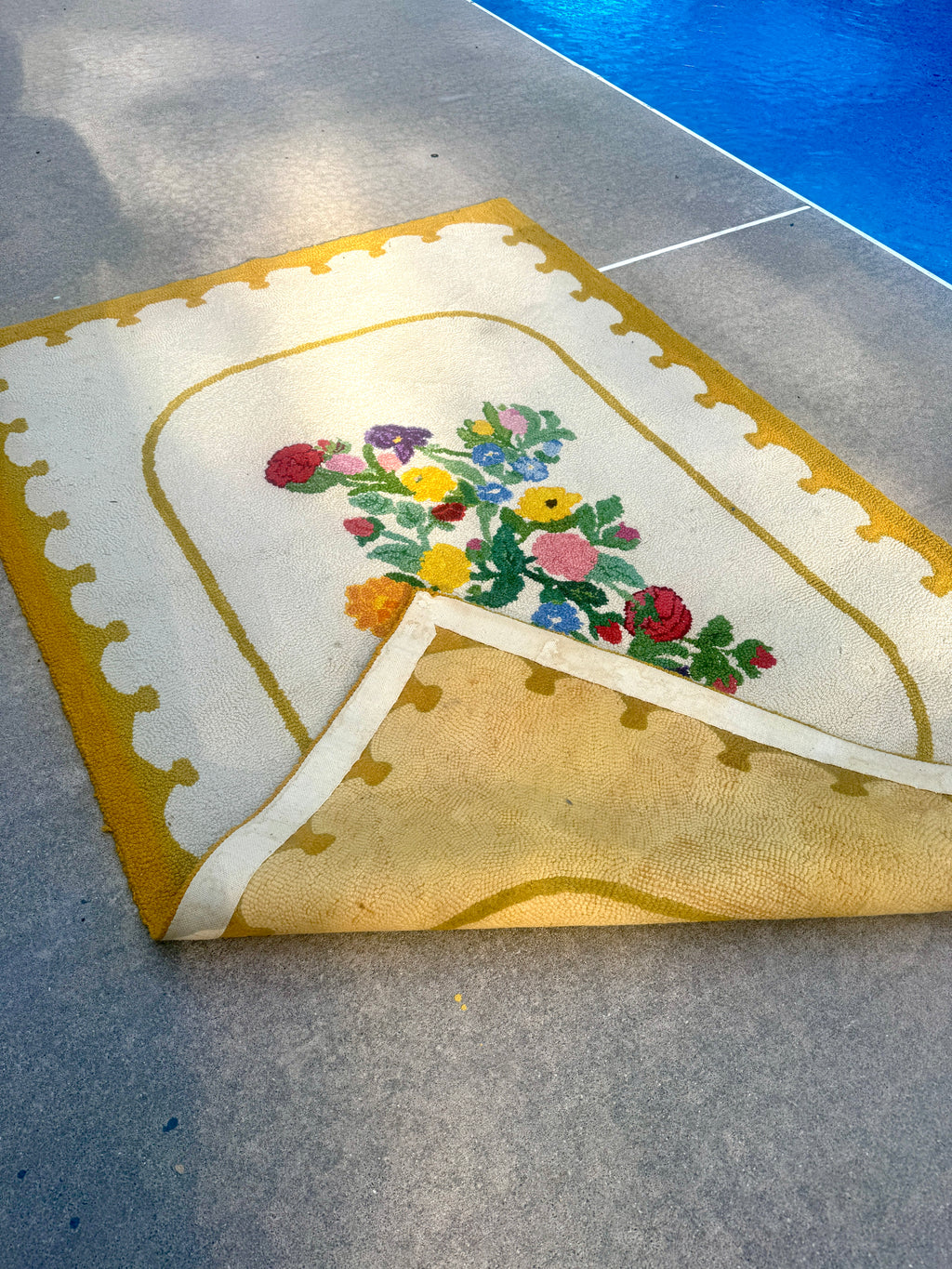Vintage Hand-Hooked Vibrant Yellow and White Floral Centerpiece 84" X 55" Rug ~ Handmade Floral Rug
