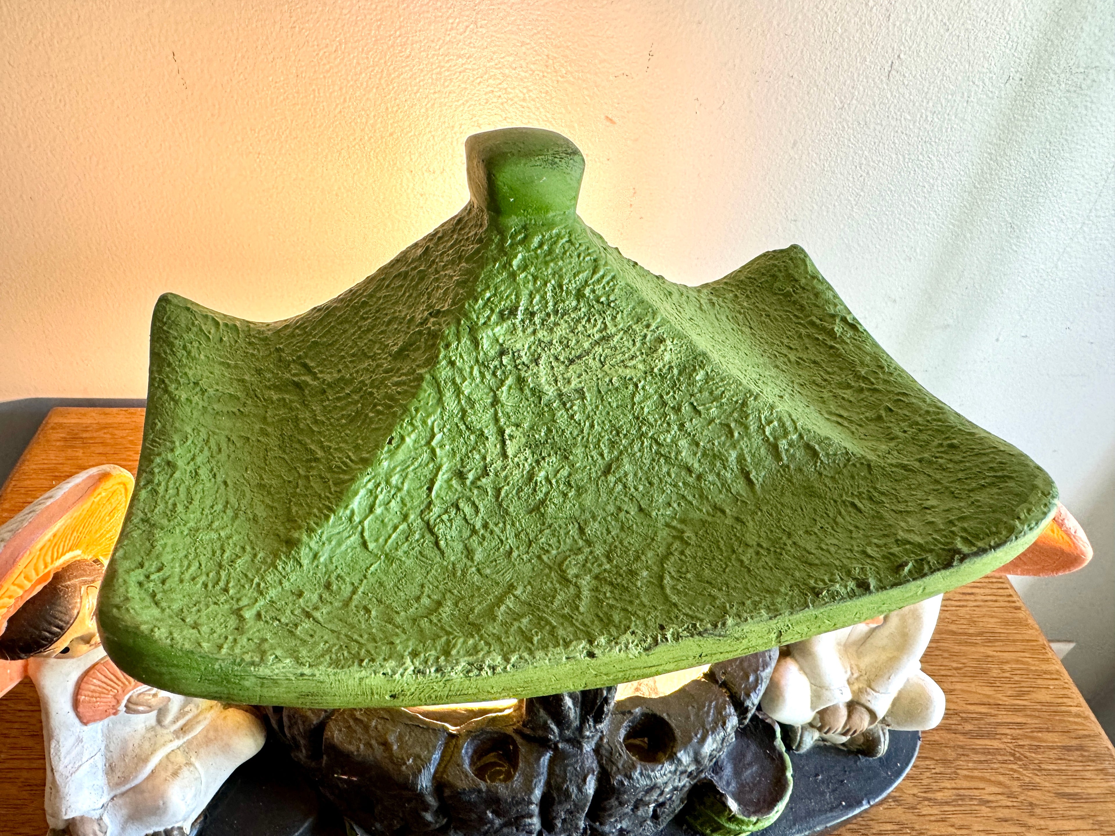 Mid Century Asia Modern TV Lamp With Pagoda and Seated Figures by Silvestri Bros