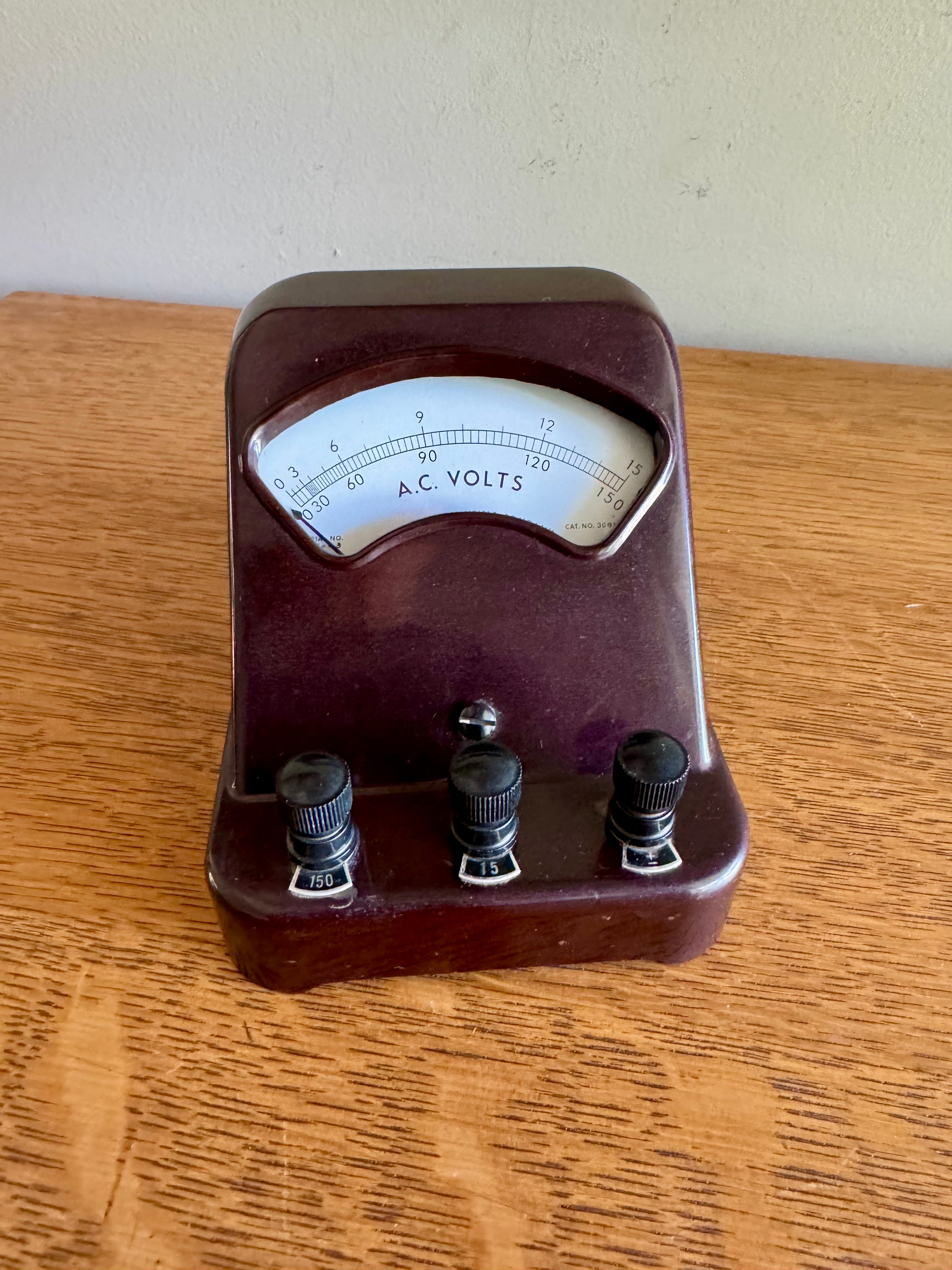 Vintage Welch Scientific Co. A.C. Volt Meter | Brown Bakelite Welch Scientific Co Volt Meter| Industrial Lab Equipment Voltmeter
