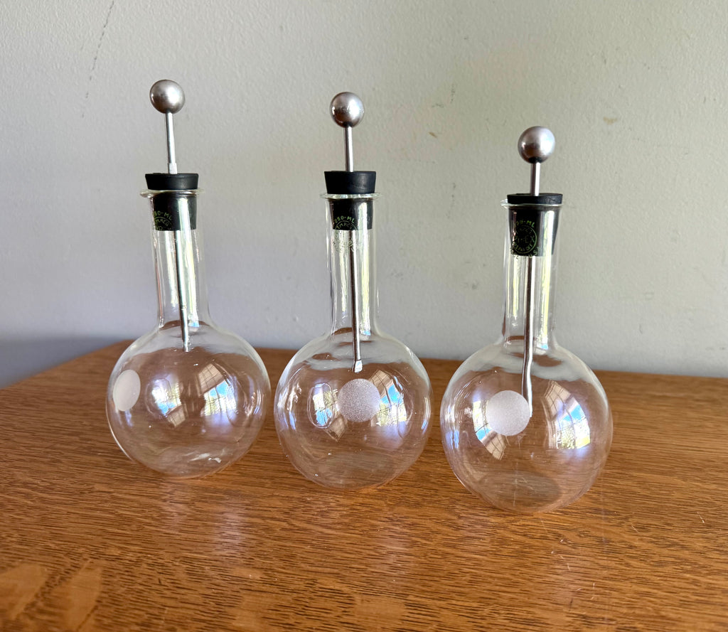 Set of 3 Pyrex 250ml Round Laboratory Leyden Flask| Pyrex Science Experimental Glass Flask With Stoppers | Scientific Laboratory Glass Flask