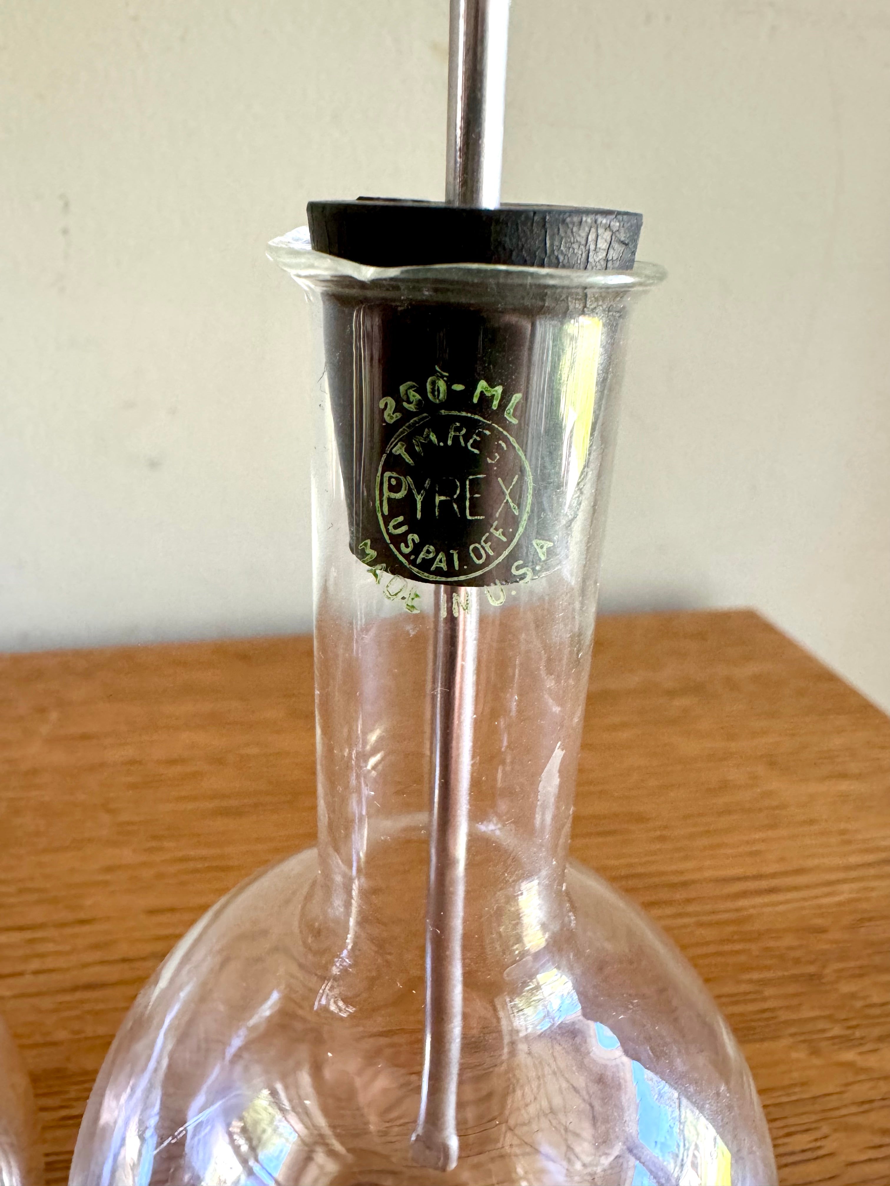 Set of 3 Pyrex 250ml Round Laboratory Leyden Flask| Pyrex Science Experimental Glass Flask With Stoppers | Scientific Laboratory Glass Flask