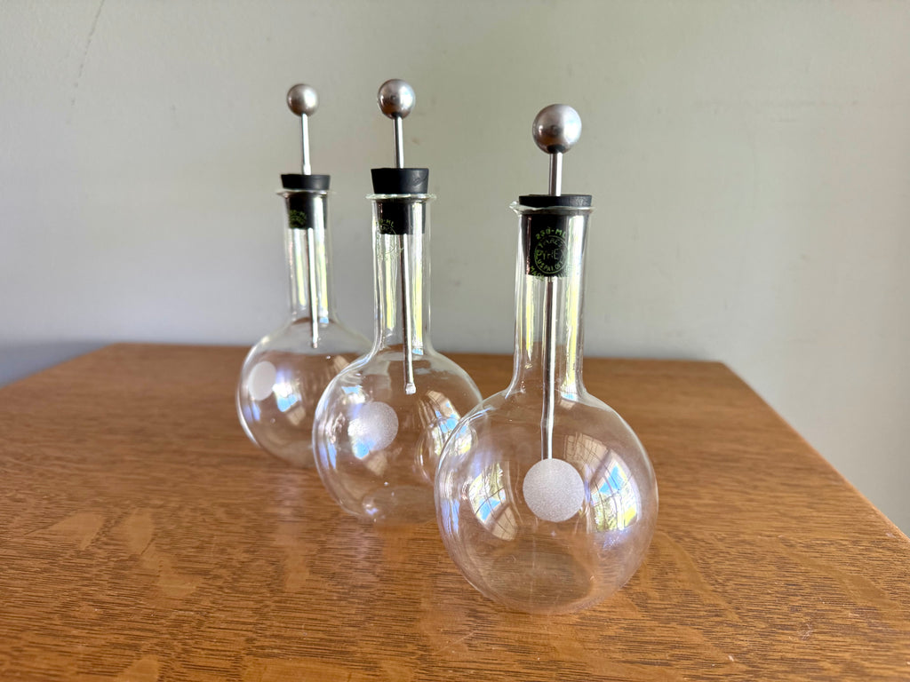 Set of 3 Pyrex 250ml Round Laboratory Leyden Flask| Pyrex Science Experimental Glass Flask With Stoppers | Scientific Laboratory Glass Flask