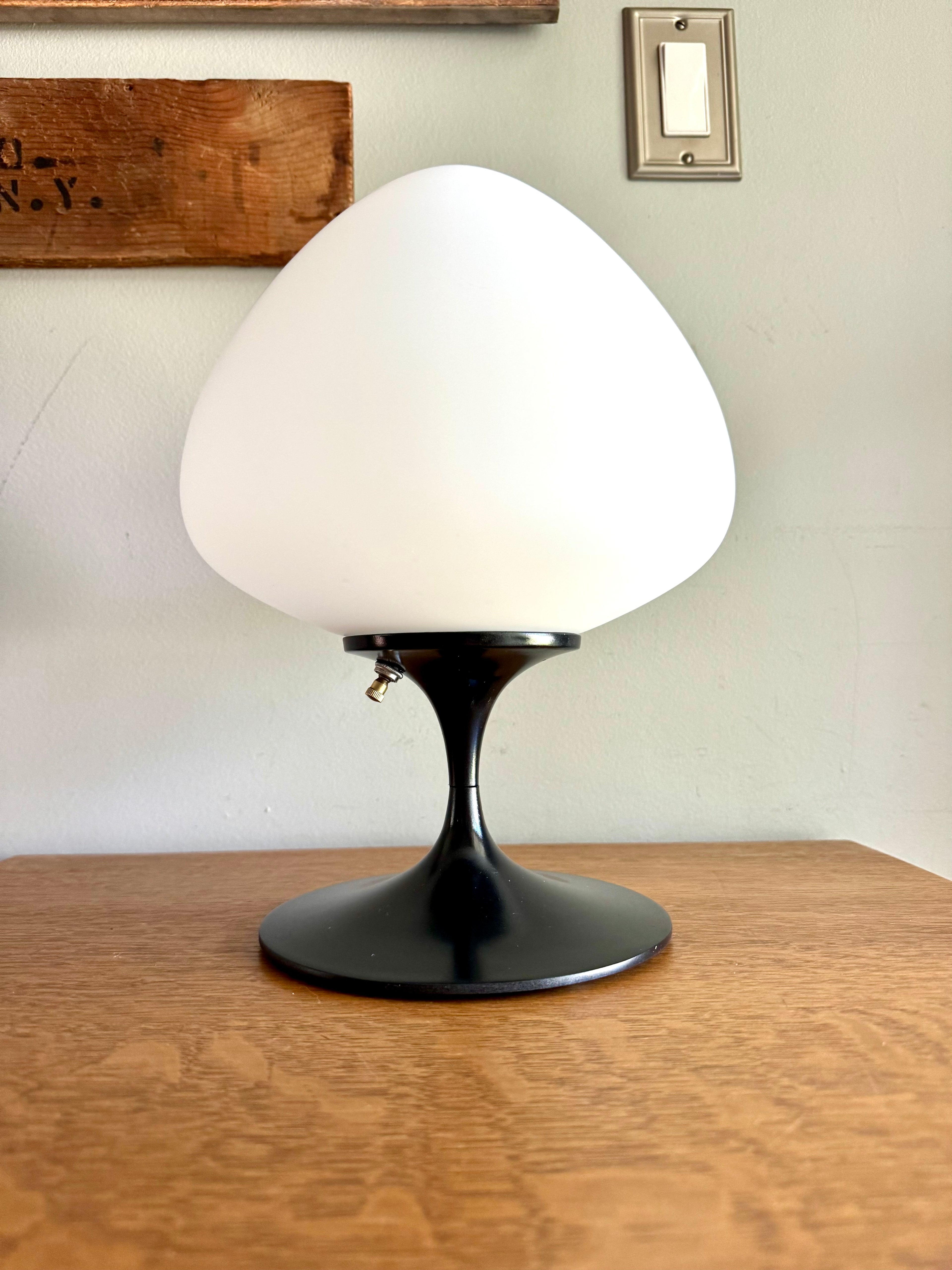 Mid Century Black Tulip Table Lamp By Laurel Co. | Bill Curry Designed Modern Lamp | Black Acorn Globed Laurel Lamp | MCM Mushroom Lamp