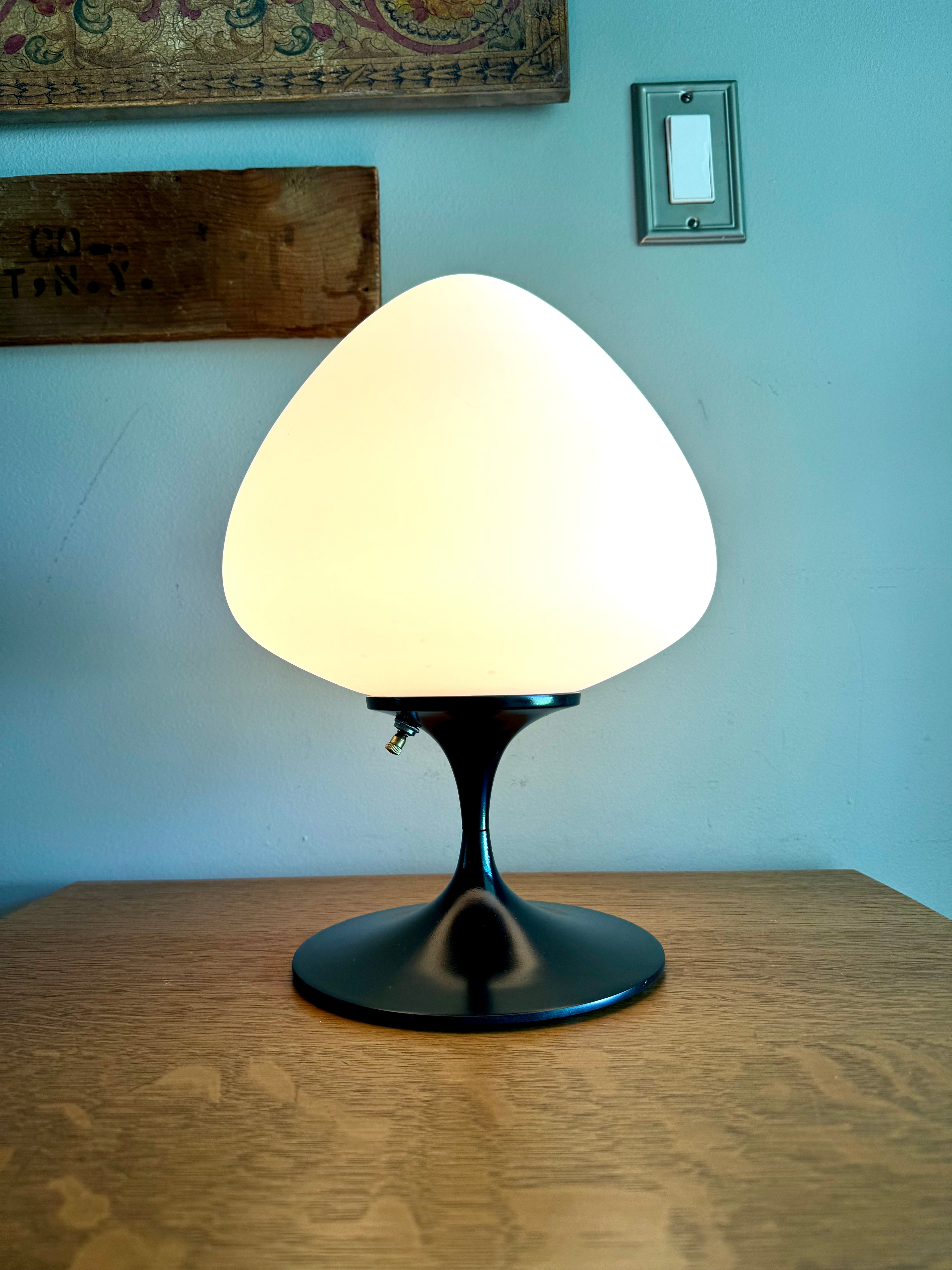 Mid Century Black Tulip Table Lamp By Laurel Co. | Bill Curry Designed Modern Lamp | Black Acorn Globed Laurel Lamp | MCM Mushroom Lamp