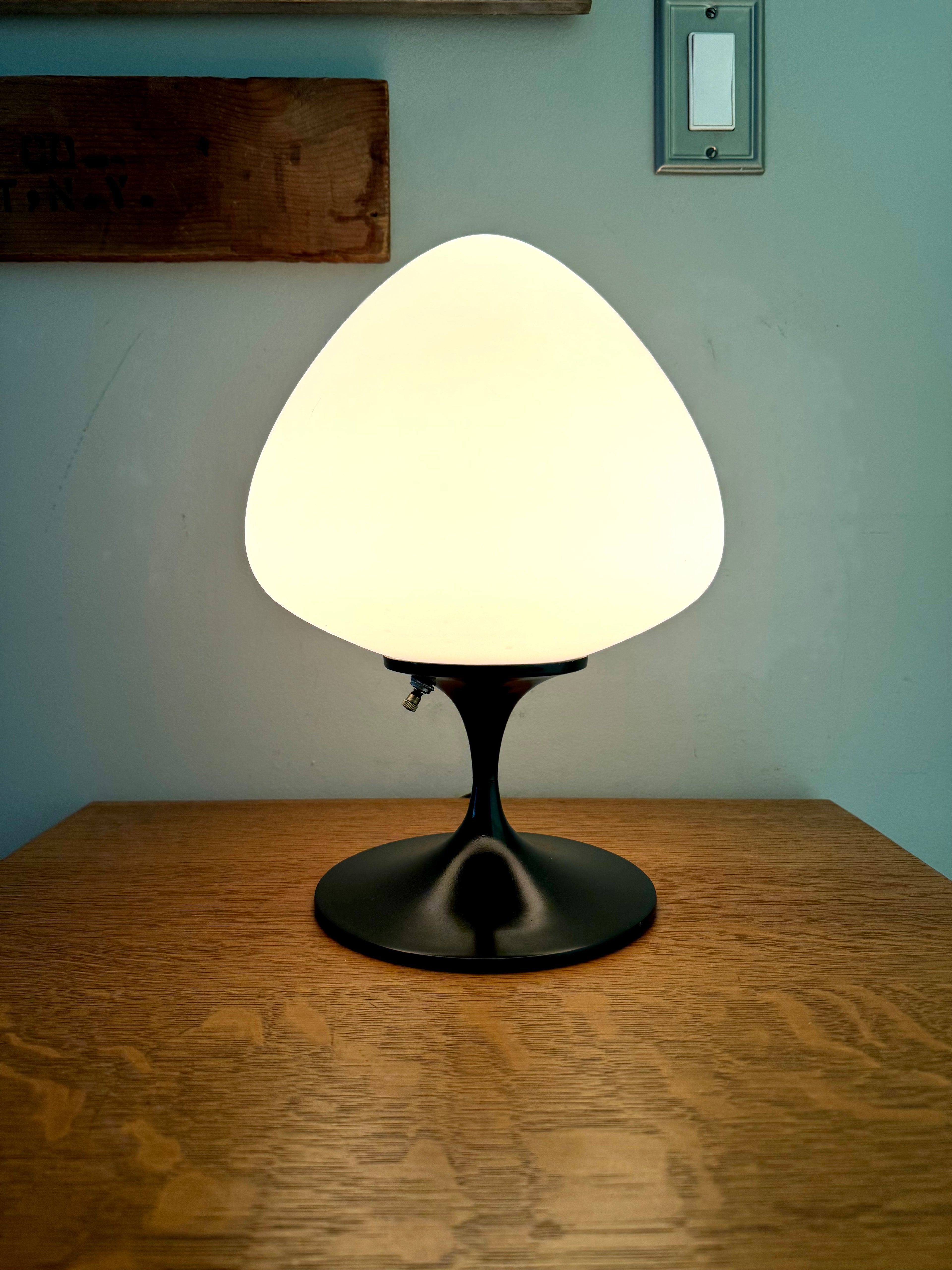 Mid Century Black Tulip Table Lamp By Laurel Co. | Bill Curry Designed Modern Lamp | Black Acorn Globed Laurel Lamp | MCM Mushroom Lamp