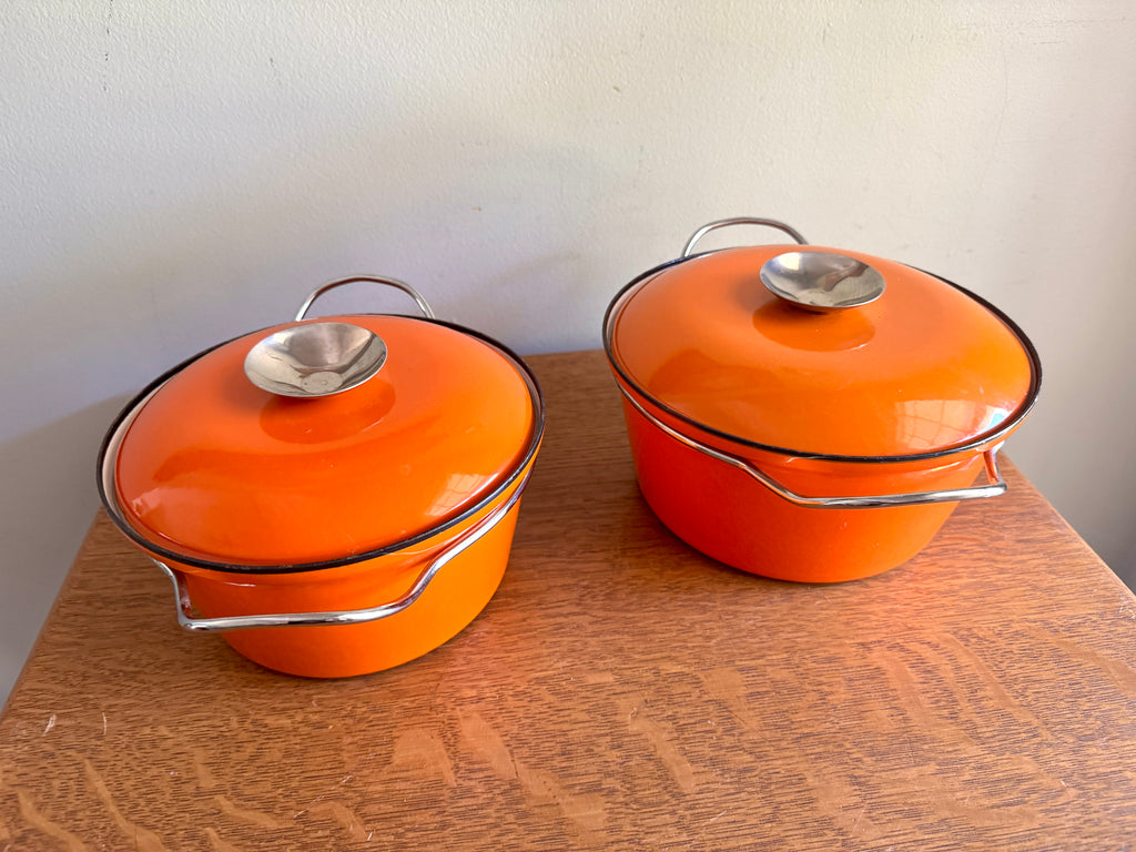 Vintage Pair of Solid Orange Cathrineholm Enamelware Casserole Pots by Grete Prytz Kittelsen