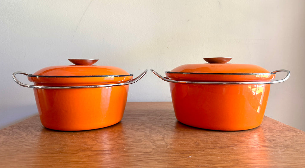 Vintage Pair of Solid Orange Cathrineholm Enamelware Casserole Pots by Grete Prytz Kittelsen