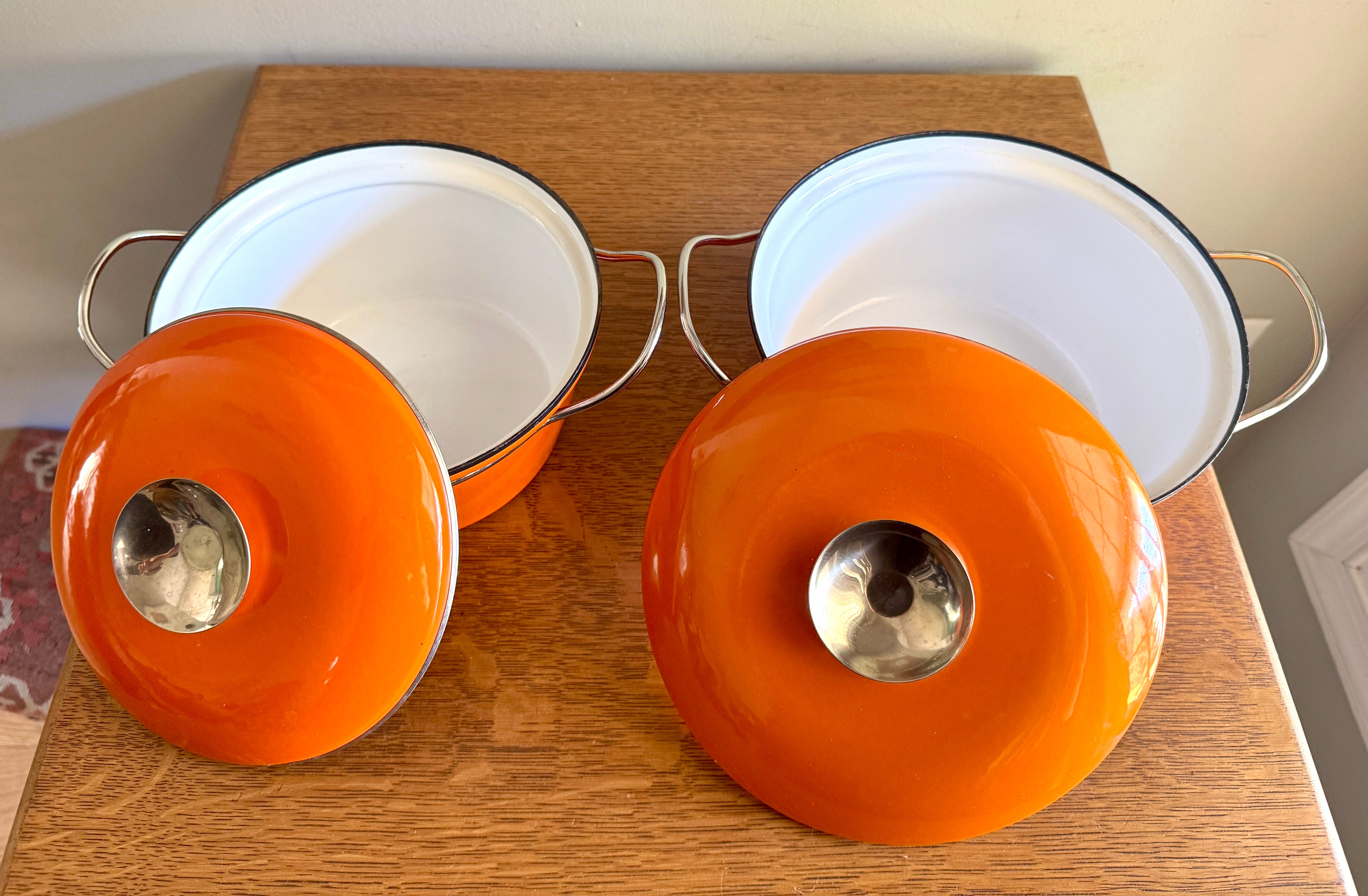 Vintage Pair of Solid Orange Cathrineholm Enamelware Casserole Pots by Grete Prytz Kittelsen