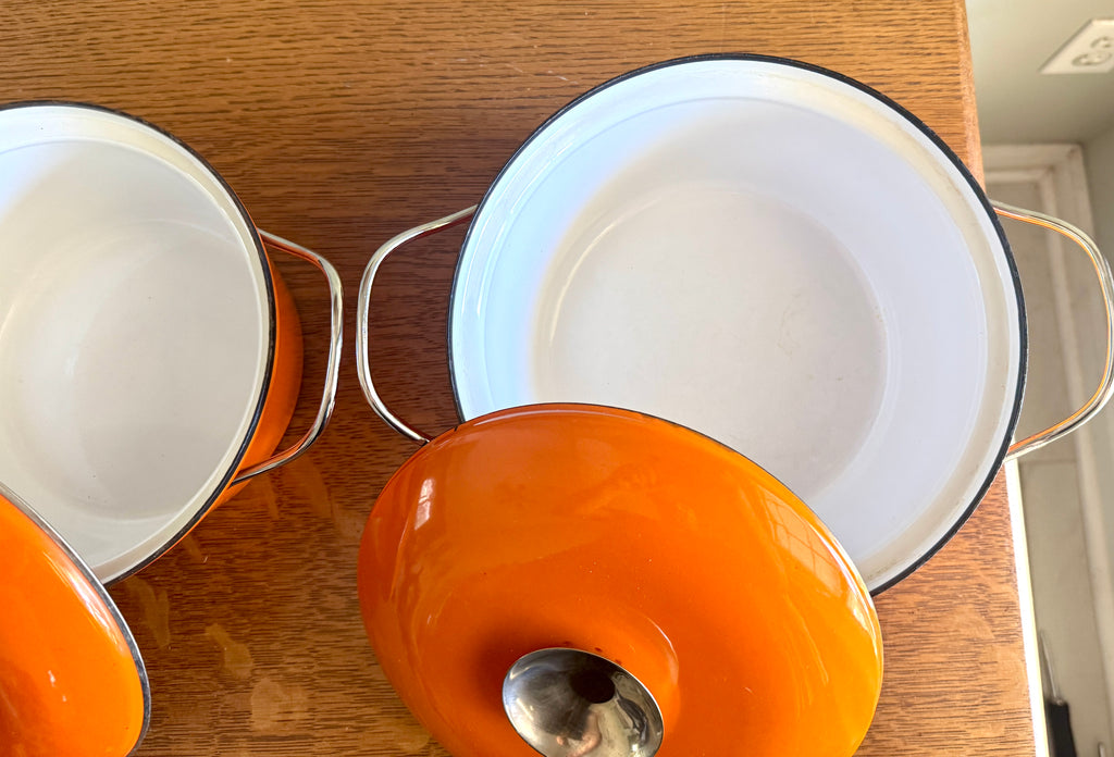 Vintage Pair of Solid Orange Cathrineholm Enamelware Casserole Pots by Grete Prytz Kittelsen