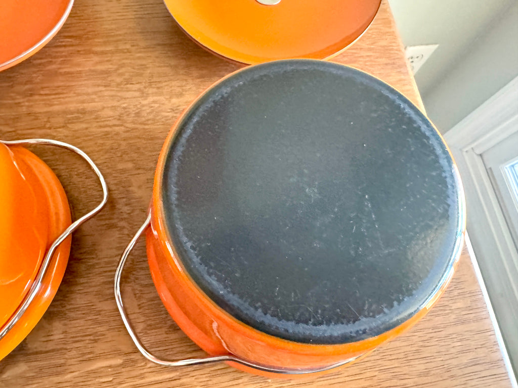 Vintage Pair of Solid Orange Cathrineholm Enamelware Casserole Pots by Grete Prytz Kittelsen