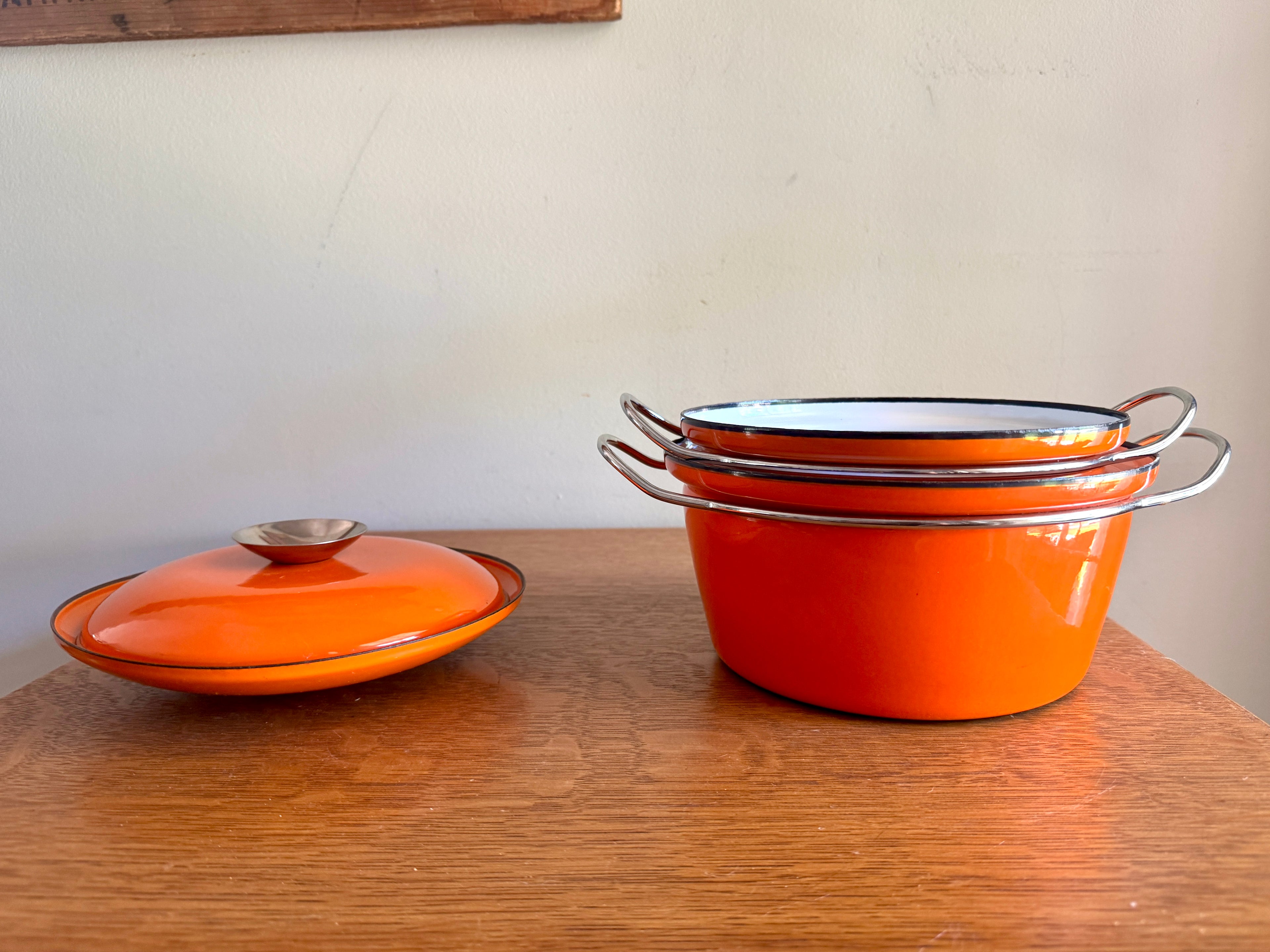 Vintage Pair of Solid Orange Cathrineholm Enamelware Casserole Pots by Grete Prytz Kittelsen