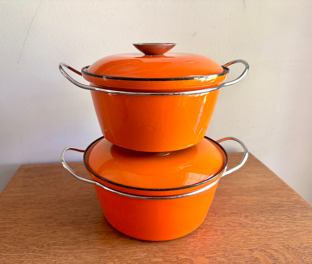Vintage Pair of Solid Orange Cathrineholm Enamelware Casserole Pots by Grete Prytz Kittelsen