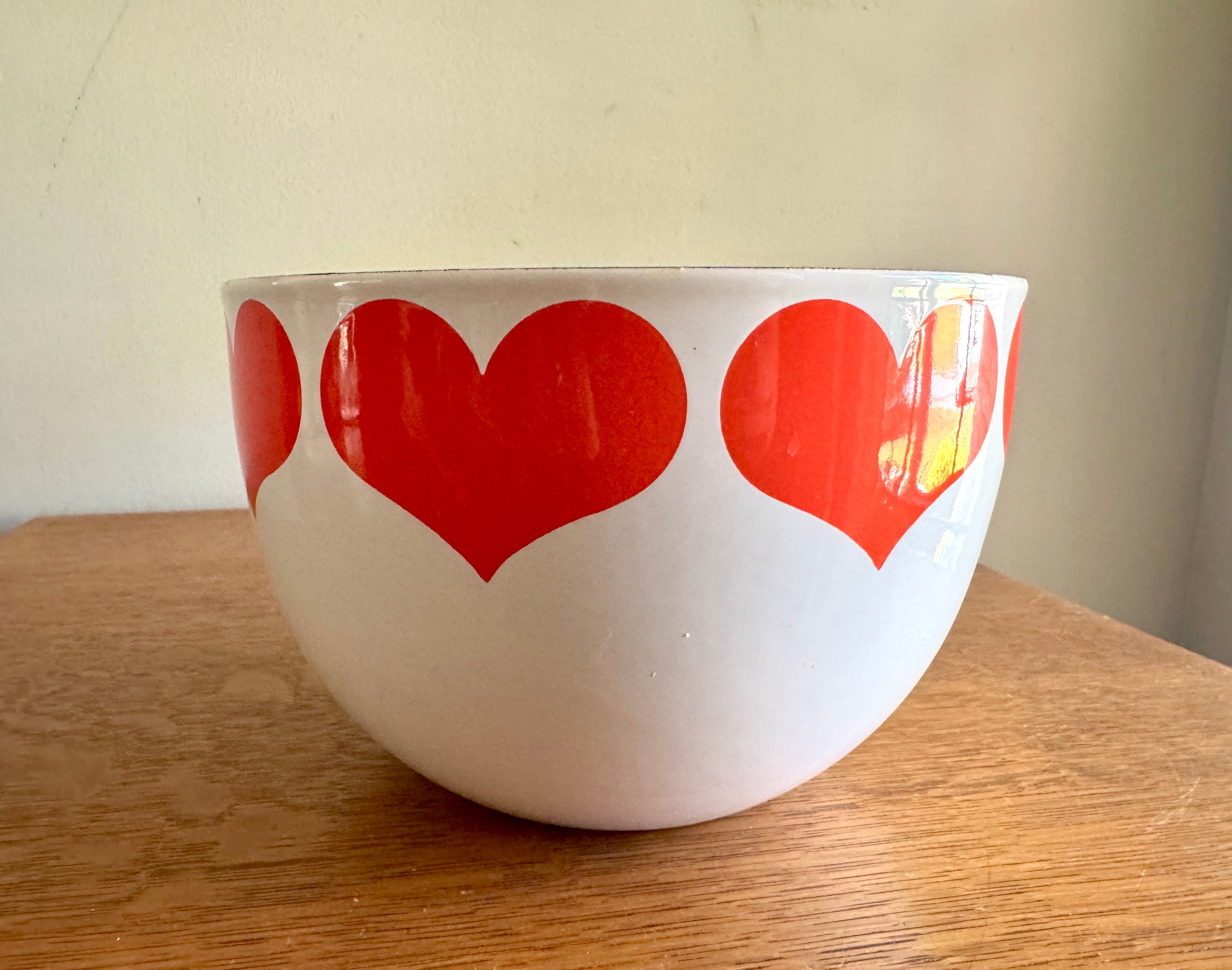 Vintage Mid Century Kaj Franck Arabia Enamel Bowl with Heart Design ~ Made in Finland MCM Mixing 8 1/4" Bowl