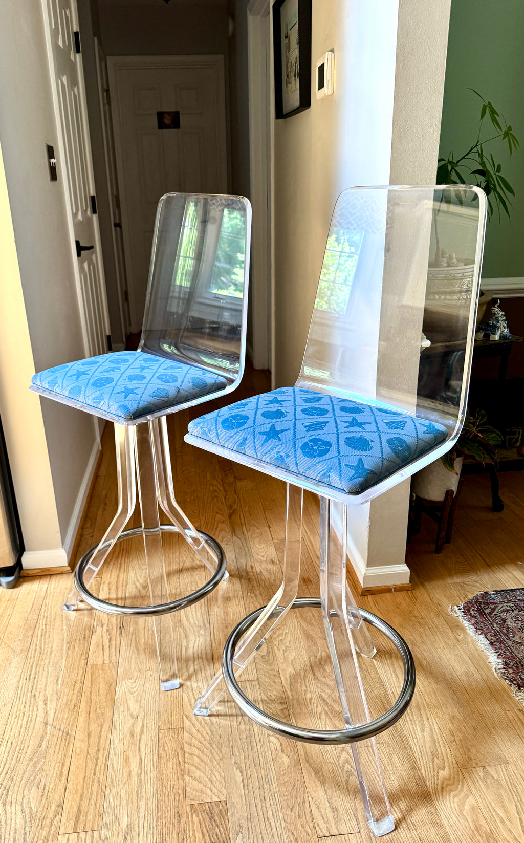 70's Pair of Lucite Swivel Bar Stools Attributed to Hill Manufacturing ~ MCM Clear Lucite Barstools