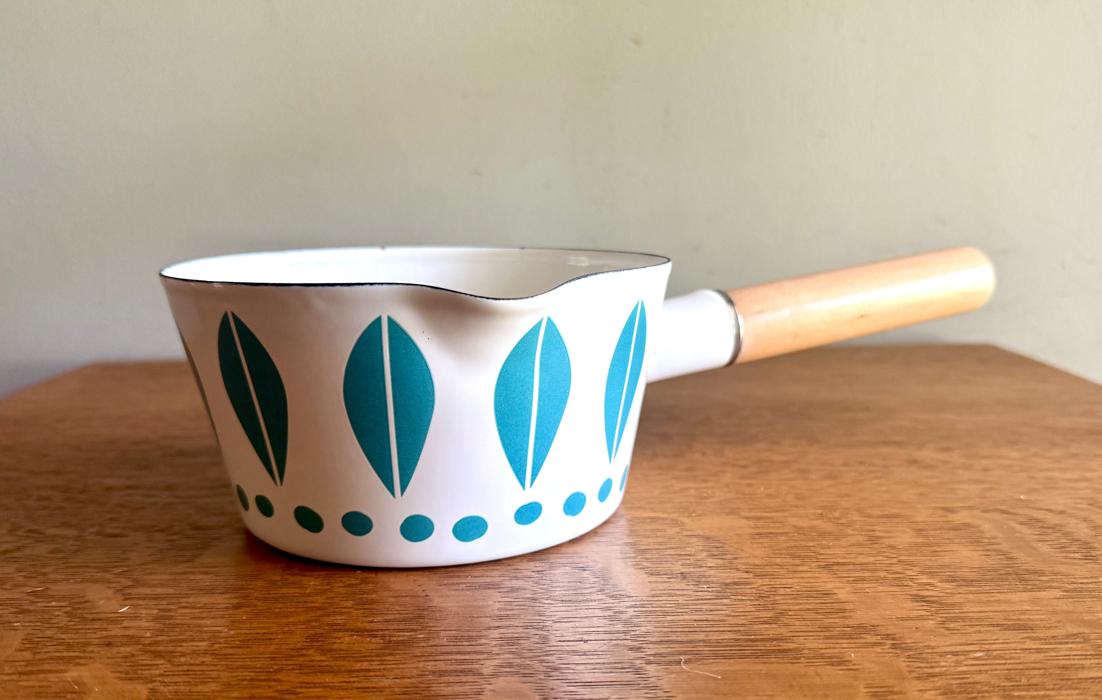 Vtg Cathrineholm Inspired Enamel Lotus Saucepan ~ Lotus Leaf Milk Pot With Spout and Wood Handle