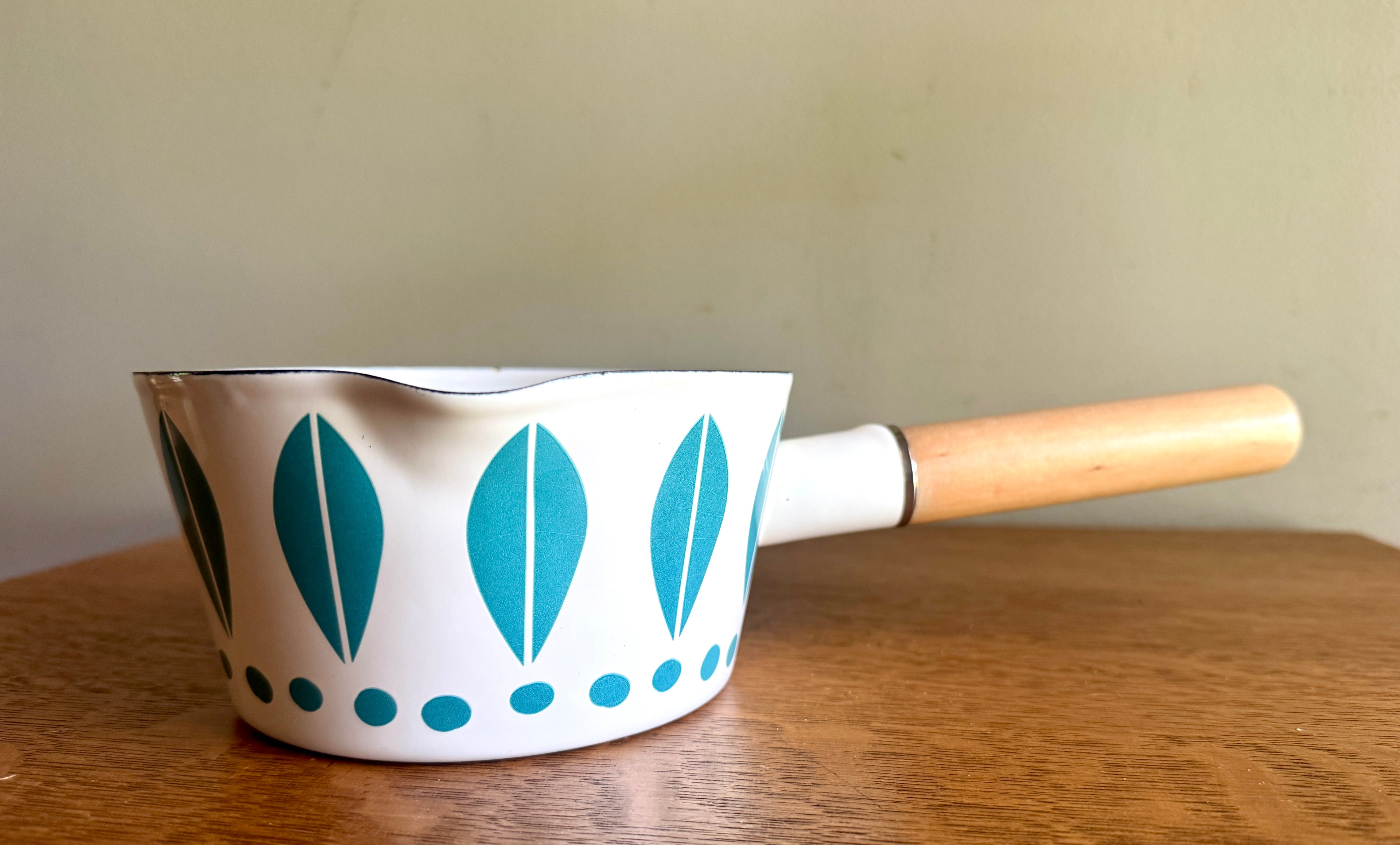 Vtg Cathrineholm Inspired Enamel Lotus Saucepan ~ Lotus Leaf Milk Pot With Spout and Wood Handle