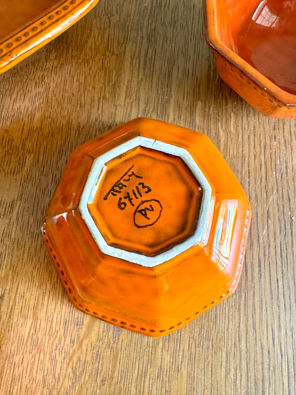 Vtg Set of Orange Peasant Village Ceramic Bowls ~ Orange PV Italy Bowl Set