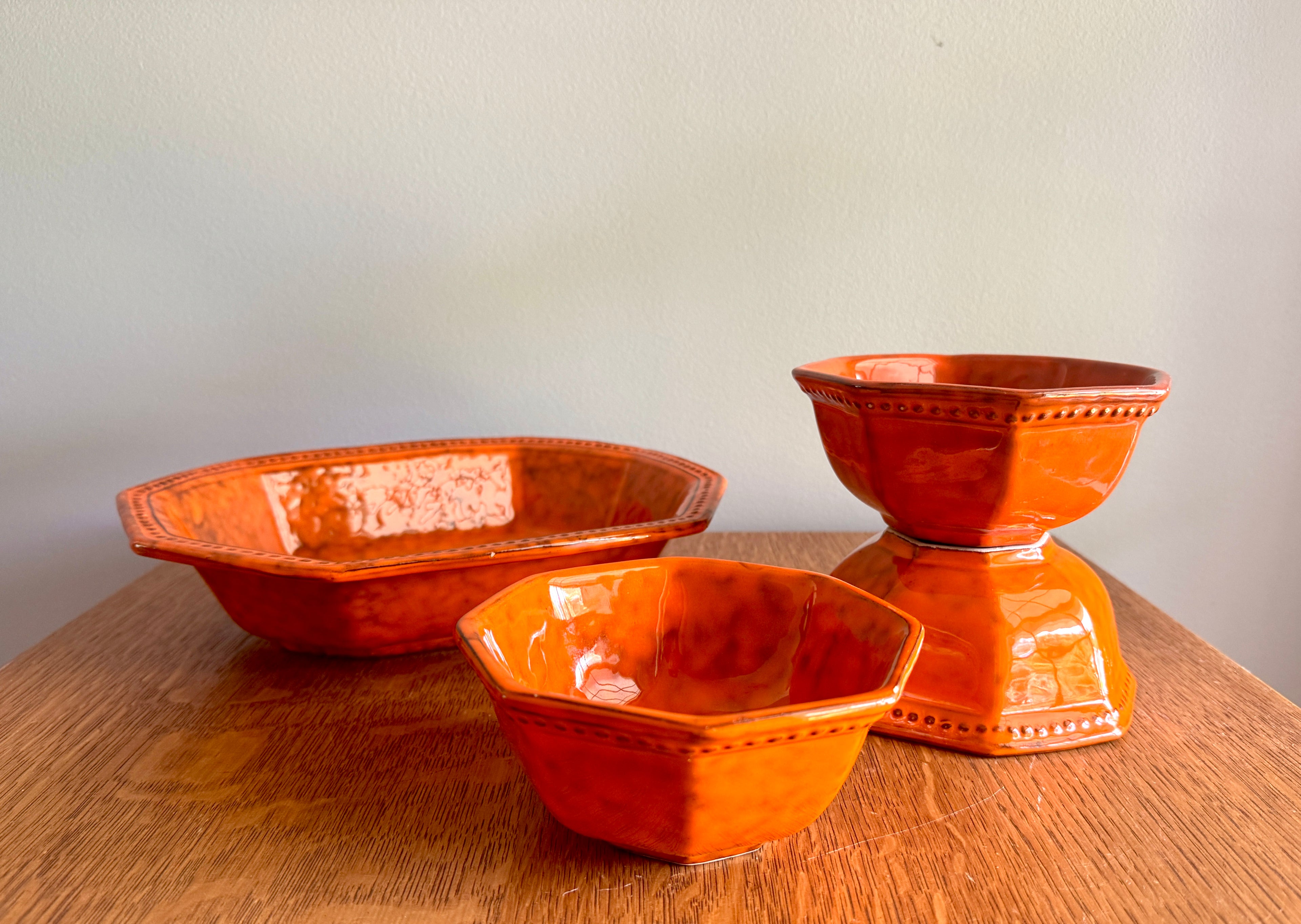 Vtg Set of Orange Peasant Village Ceramic Bowls ~ Orange PV Italy Bowl Set