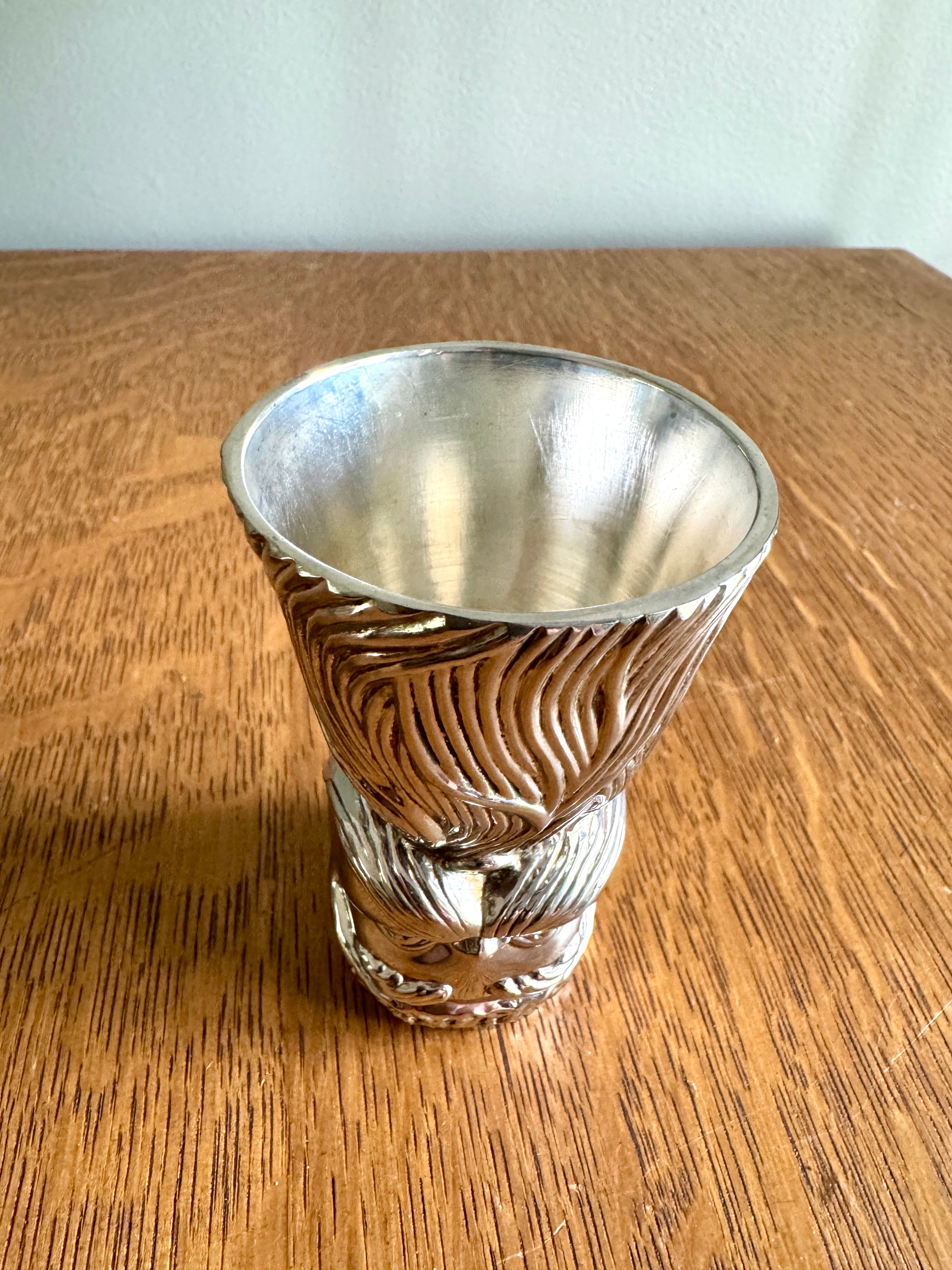 Vtg International Silver Co. Silver Plated Santa Claus Jigger ~ Chrome St. Nick Double Shot Glass