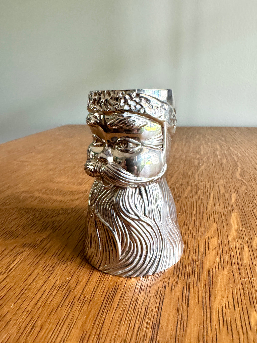 Vtg International Silver Co. Silver Plated Santa Claus Jigger ~ Chrome St. Nick Double Shot Glass