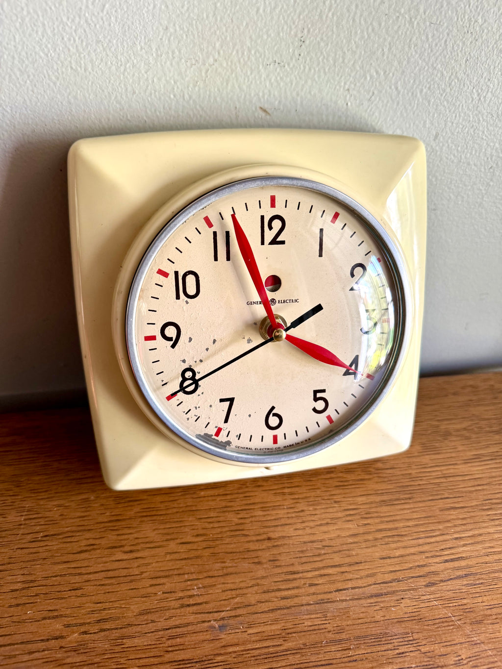 Vintage General Electric Wall Clock | G.E. 2H20 Kitchen Clock | MCM Red Dot White Wall Clock | Ivory White Battery Converted Wall Clock