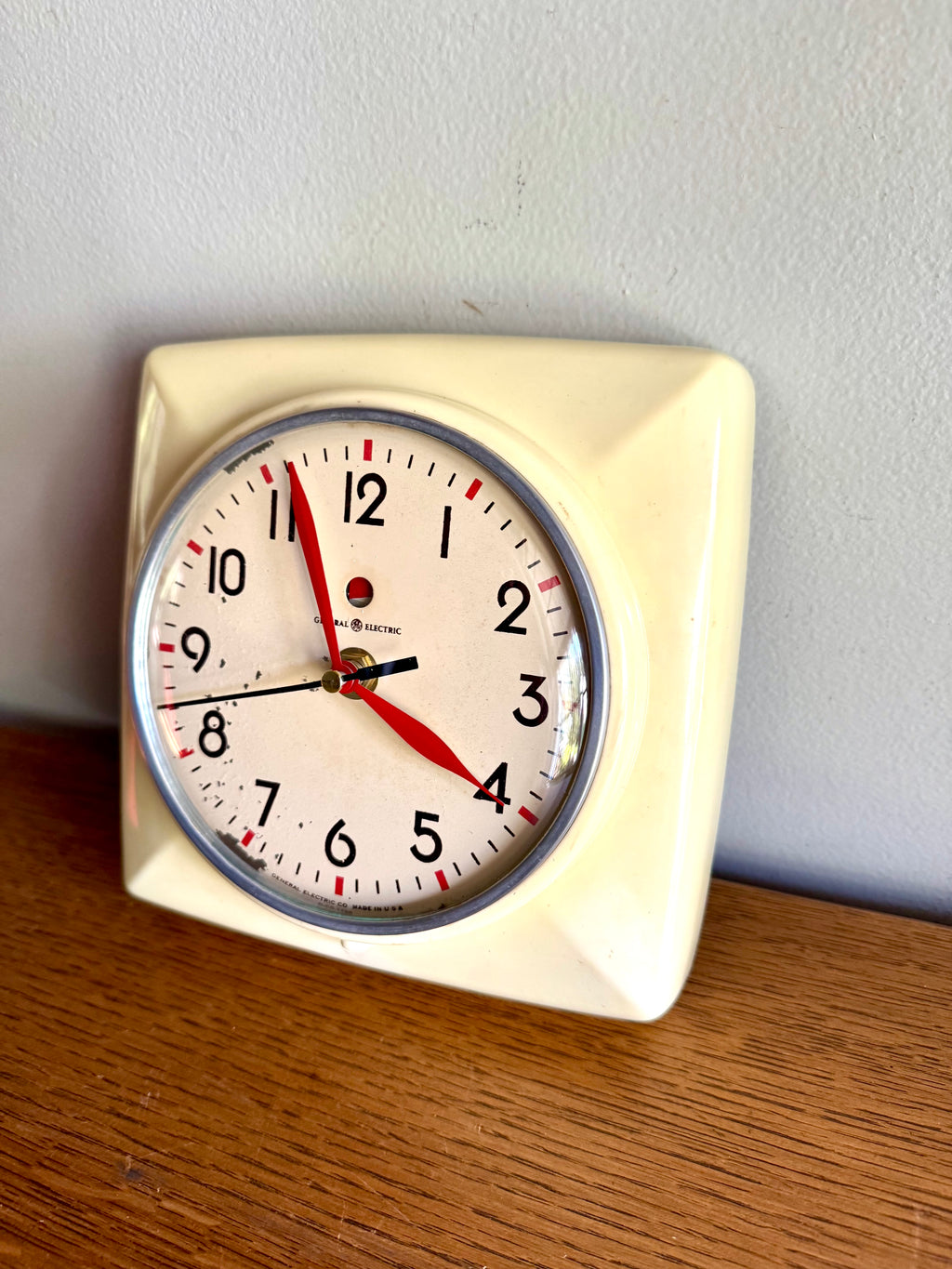 Vintage General Electric Wall Clock | G.E. 2H20 Kitchen Clock | MCM Red Dot White Wall Clock | Ivory White Battery Converted Wall Clock