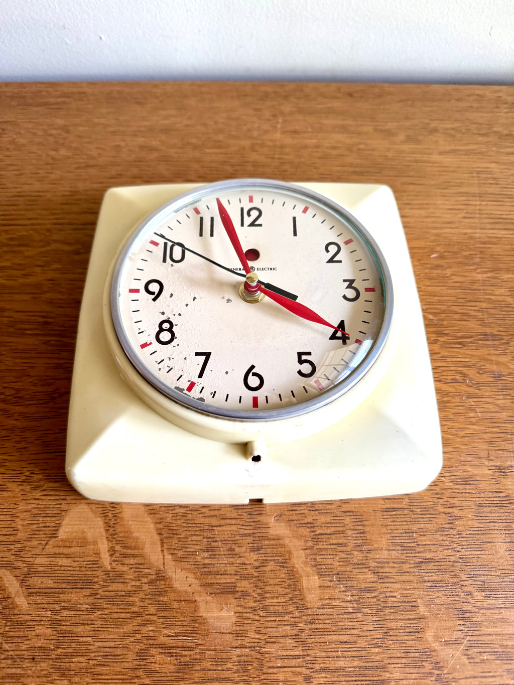 Vintage General Electric Wall Clock | G.E. 2H20 Kitchen Clock | MCM Red Dot White Wall Clock | Ivory White Battery Converted Wall Clock