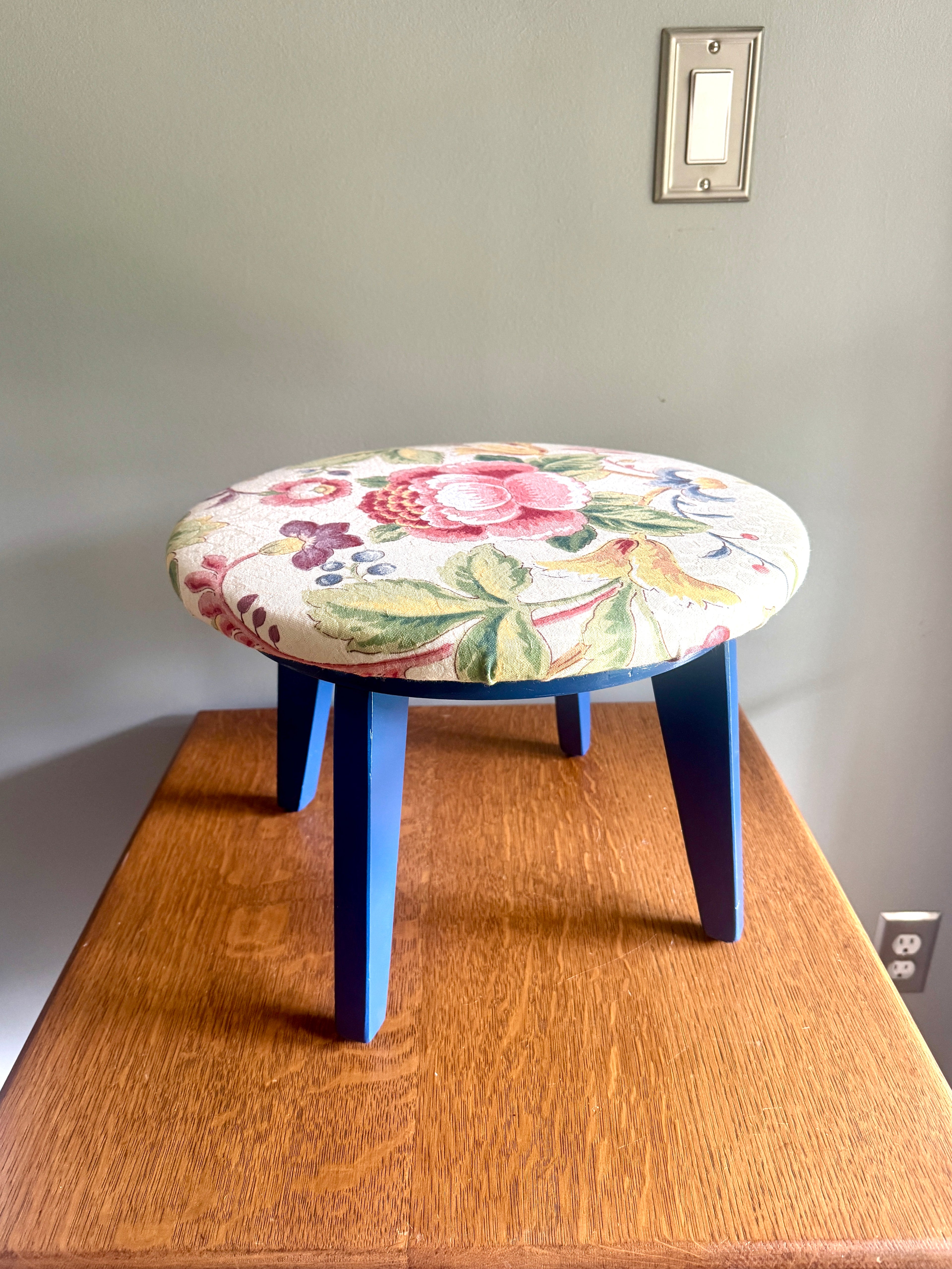 Vtg Blue Wooden & Floral Fabric Swivel Stool ~ Short Round Floral Swivel Stool
