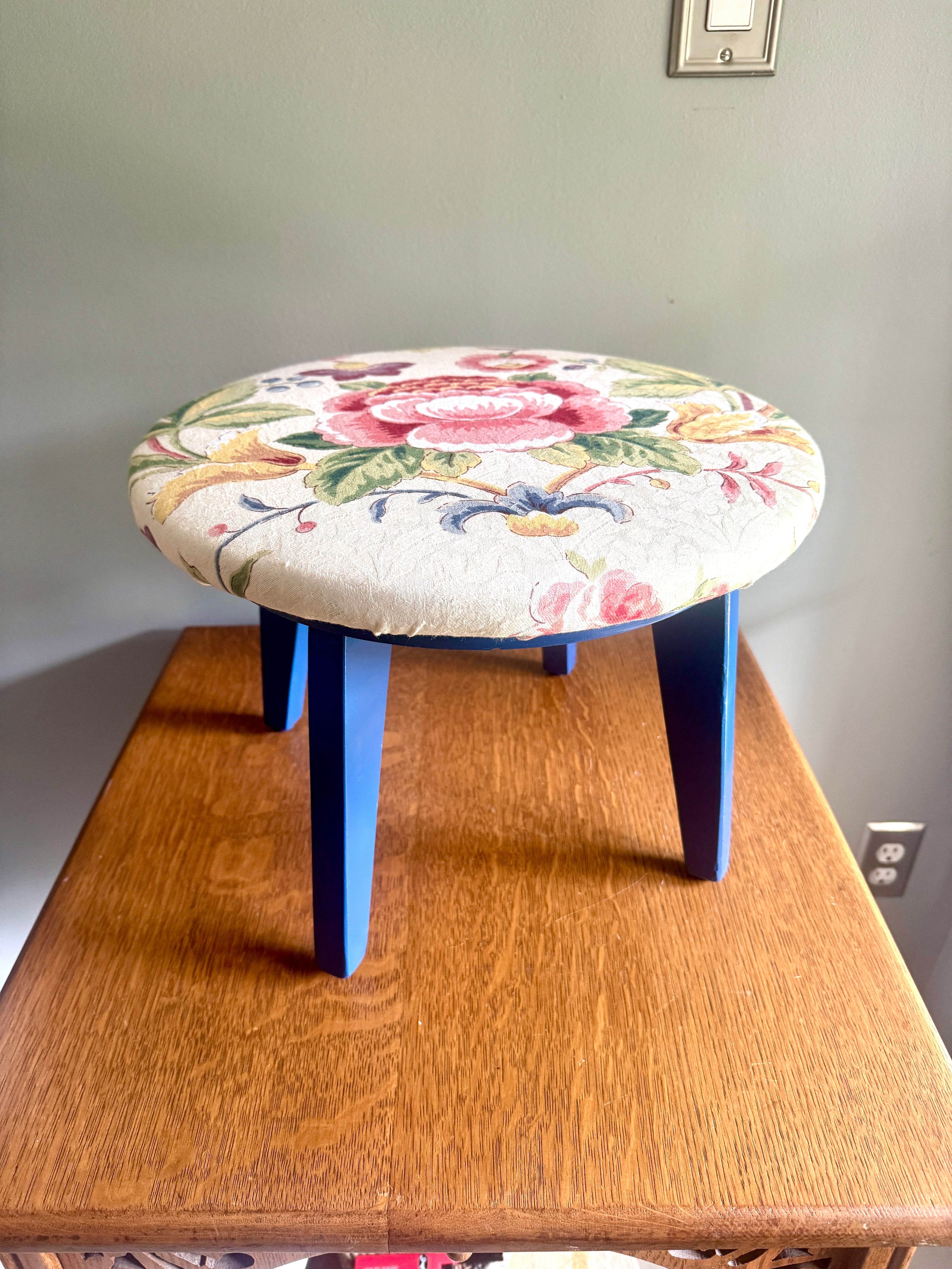 Vtg Blue Wooden & Floral Fabric Swivel Stool ~ Short Round Floral Swivel Stool