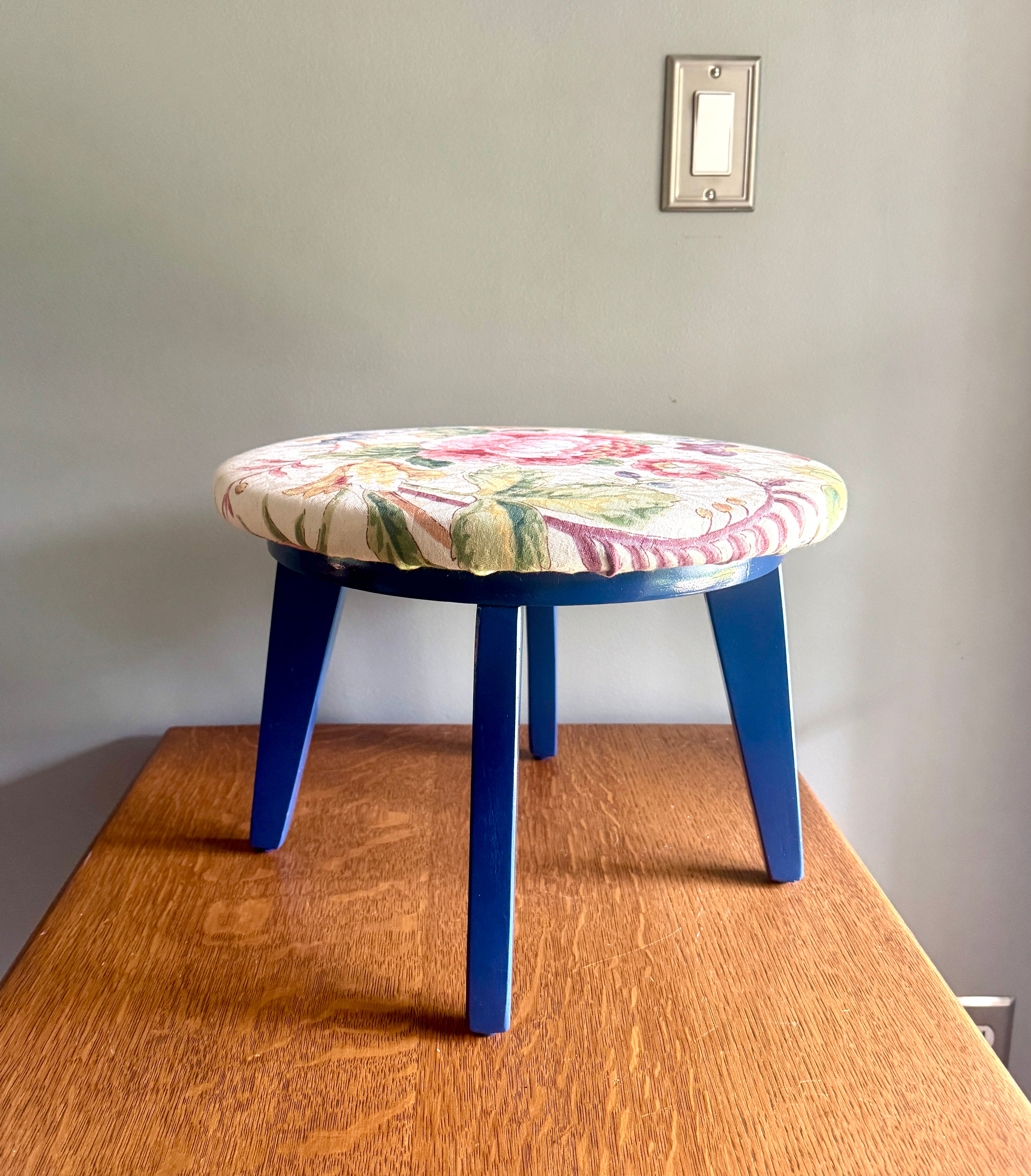 Vtg Blue Wooden & Floral Fabric Swivel Stool ~ Short Round Floral Swivel Stool