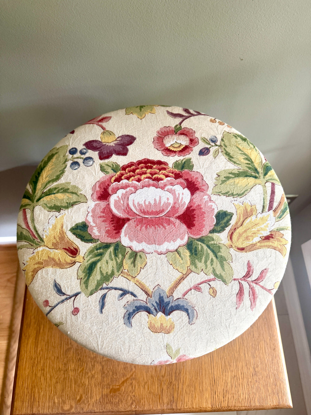 Vtg Blue Wooden & Floral Fabric Swivel Stool ~ Short Round Floral Swivel Stool