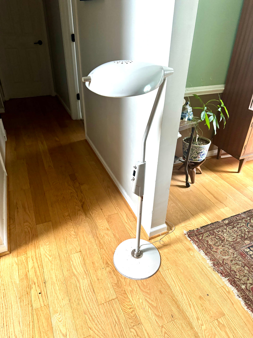 Vintage Hill Rom Co. Medical Lamp | White Hooded Adjustable Floor Lamp | Hill Rom Co.  No. 306 Medical Lamp | Industrial Dimmable Lamp