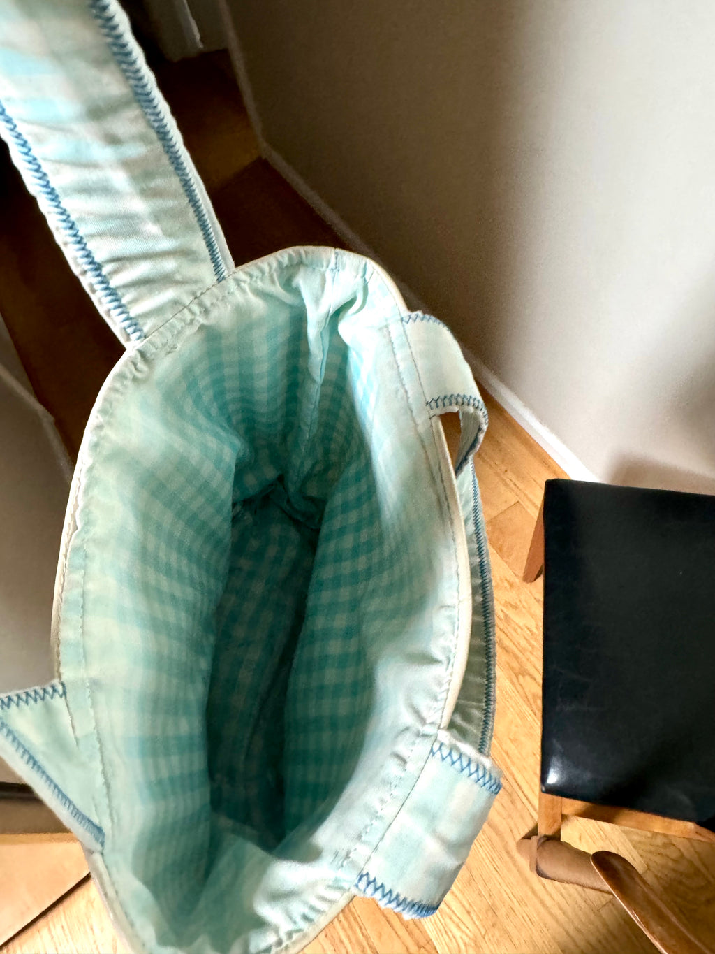 Vintage White Golf Themed Handbag | Handmade Golfing Bag | Blue Golf Purse | Golfer Gift | Golf Themed Purse  | Textured Vinyl Golf Handbag