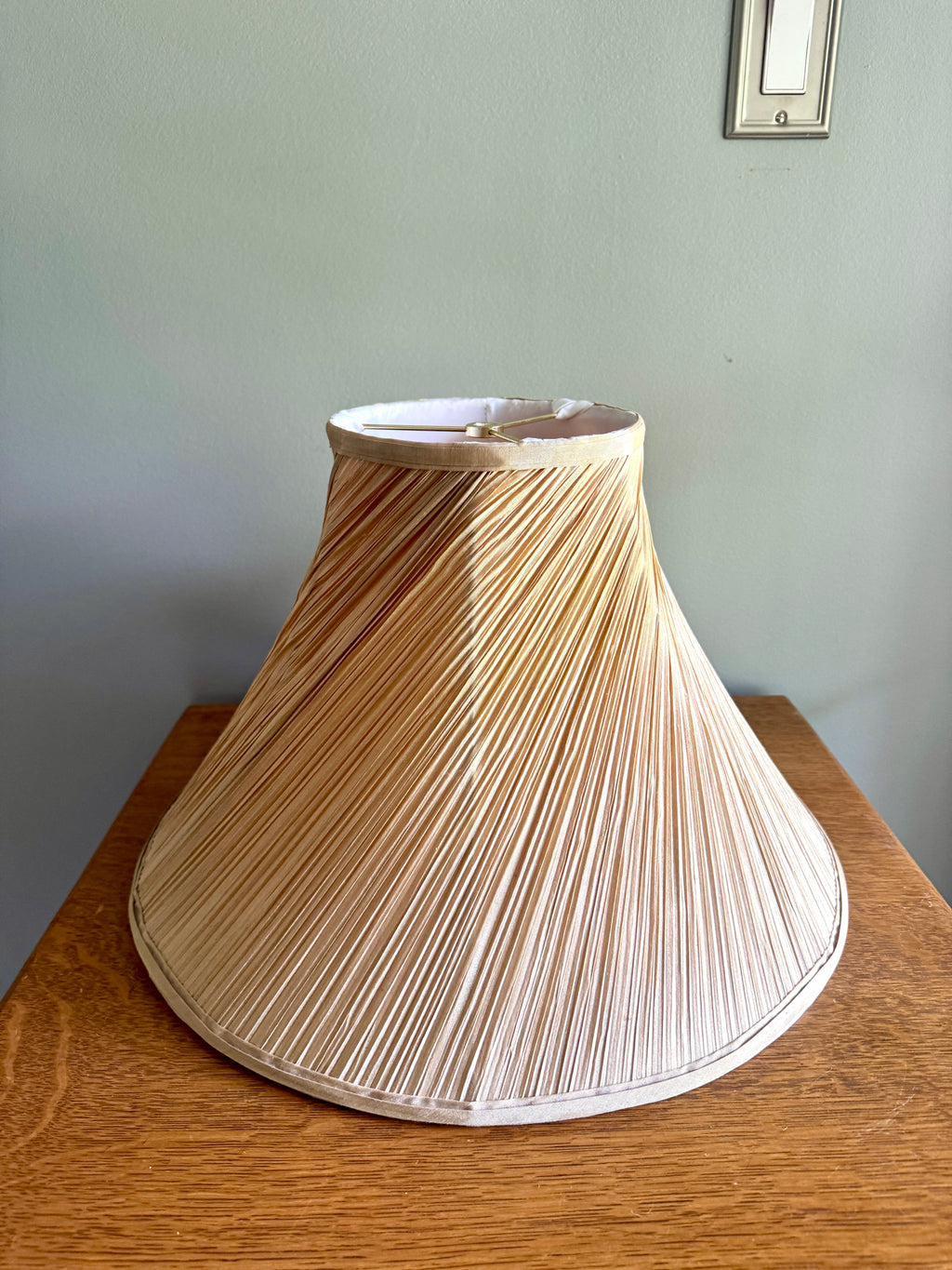 Vtg Twisted Linen Bell Lamp Shade ~ Tan Twisted Pleaded Cloth Lamp Shade 18"x 11 1/2"x 7"