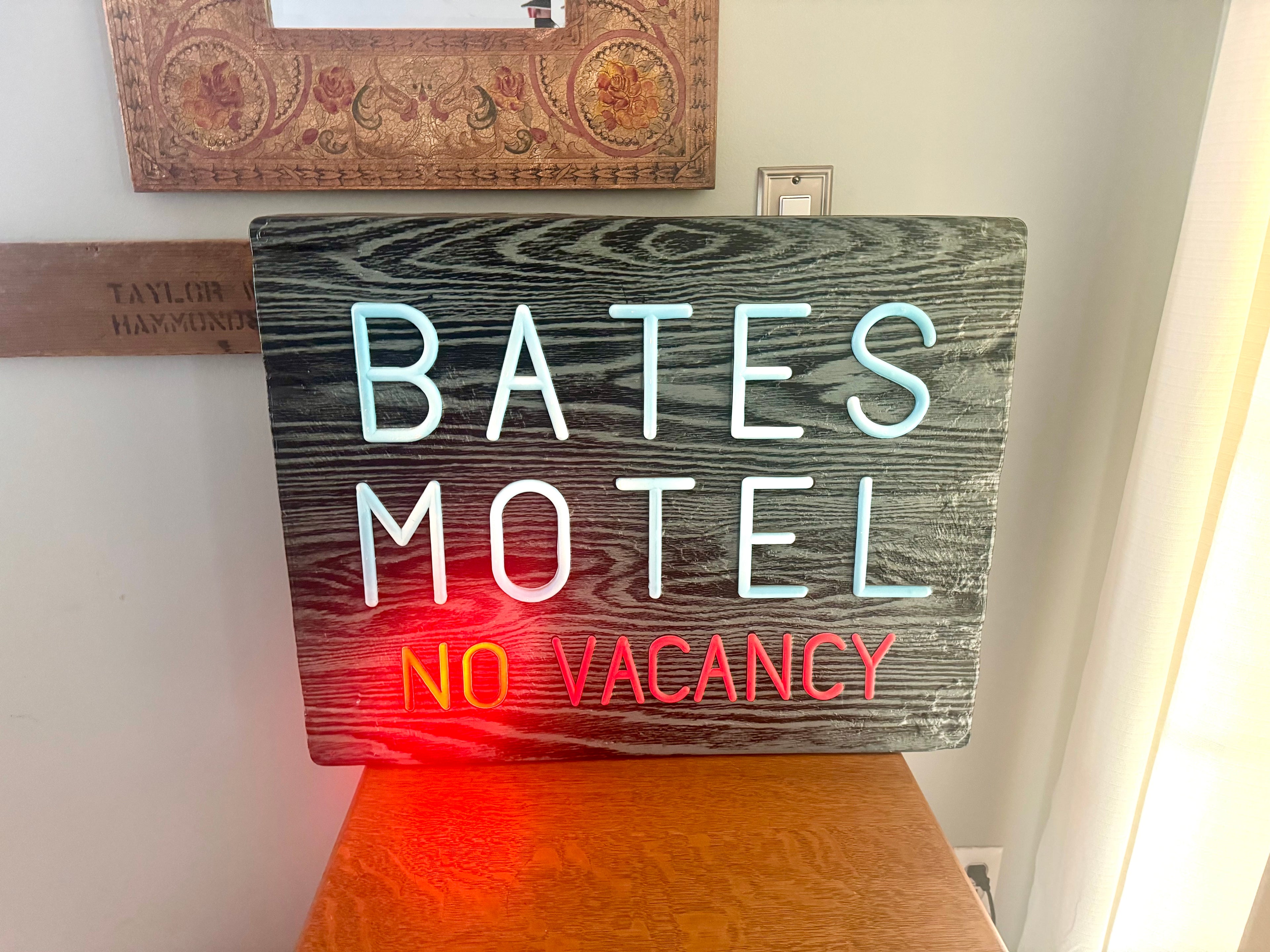 Vintage Faux Wood Bates Motel No Vacancy Lighted Sign | Plastic Lighted Bates Motel No Vacancy Sign | Blinking "No" Lighted Bates Motel Sign