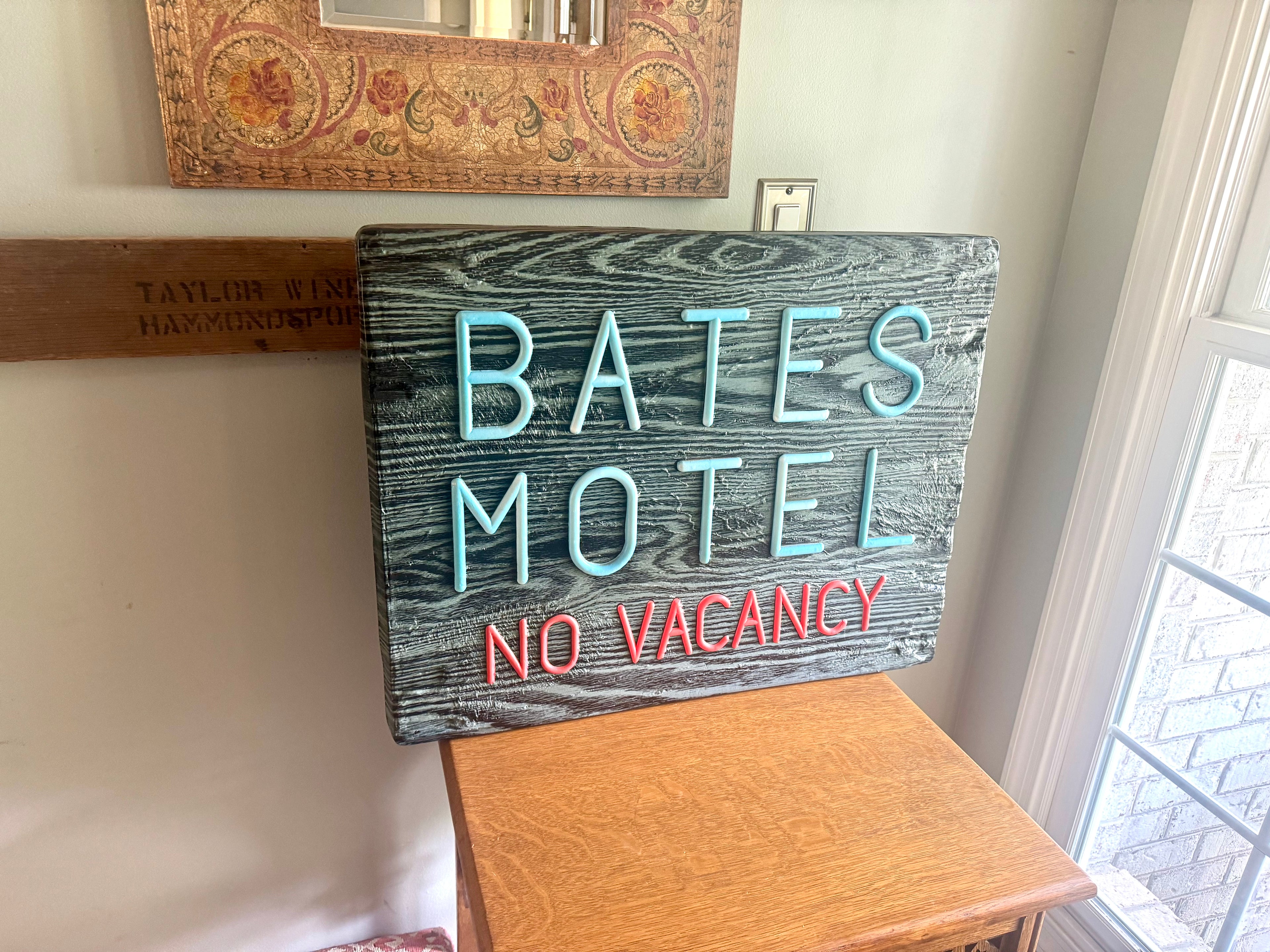 Vintage Faux Wood Bates Motel No Vacancy Lighted Sign | Plastic Lighted Bates Motel No Vacancy Sign | Blinking "No" Lighted Bates Motel Sign