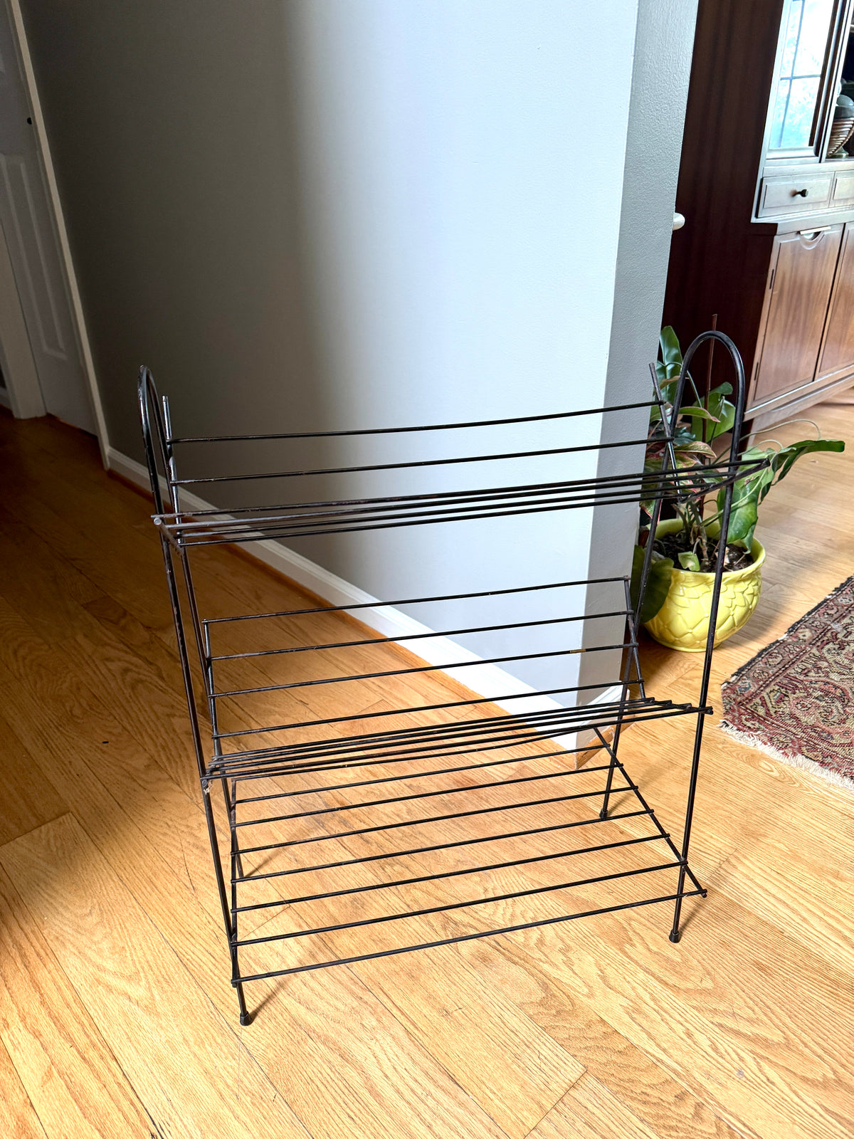 Vtg Mid Mod Black Wire Bookshelf ~ Wire Record Stand ~ MCM Wire Bookshelf