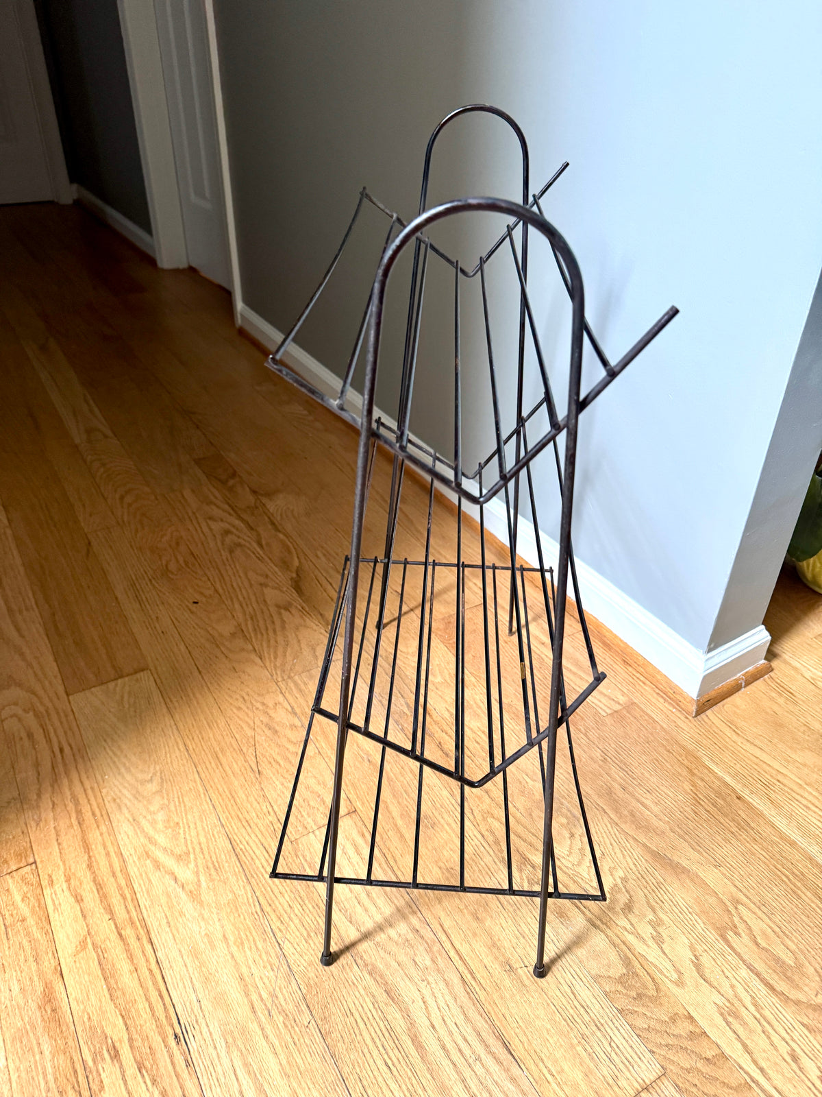 Vtg Mid Mod Black Wire Bookshelf ~ Wire Record Stand ~ MCM Wire Bookshelf
