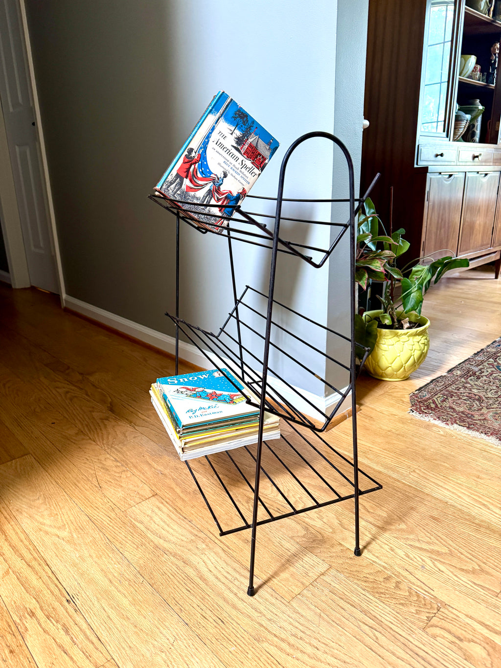 Vtg Mid Mod Black Wire Bookshelf ~ Wire Record Stand ~ MCM Wire Bookshelf