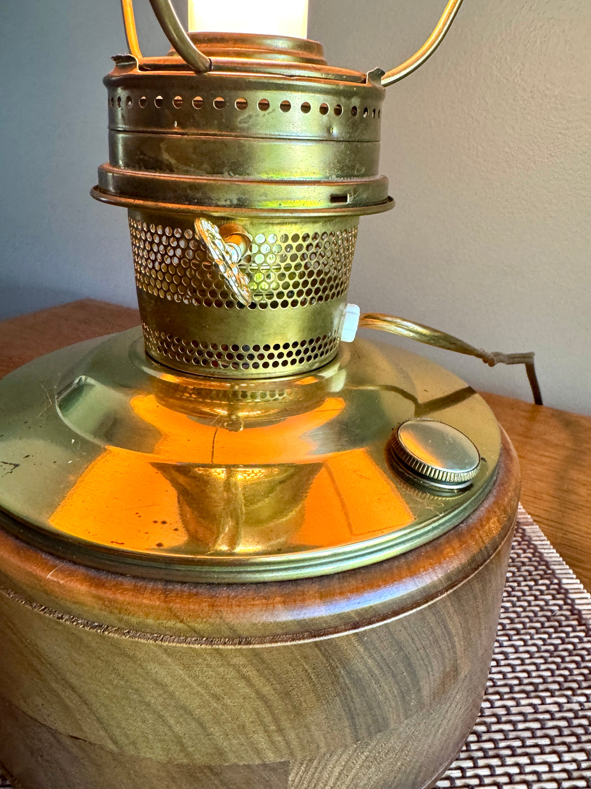 Vtg Aladdin Model 23 Mariner Converted Shelf Kerosine Lamp ~ Maritime Aladdin Model 23 Electric Lamp
