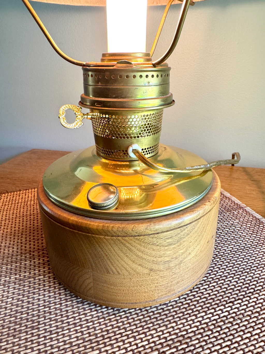 Vtg Aladdin Model 23 Mariner Converted Shelf Kerosine Lamp ~ Maritime Aladdin Model 23 Electric Lamp