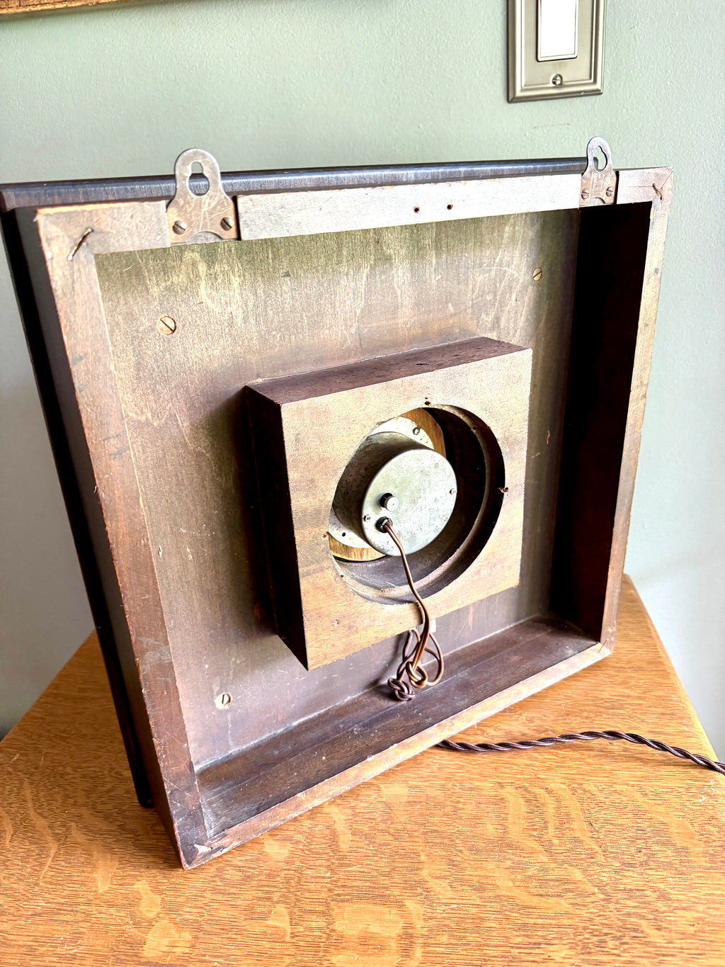 1920's Kenmore "Carlton" Electric Time Clock ~ May & Malone Kenmore Wood Case Wall Clock